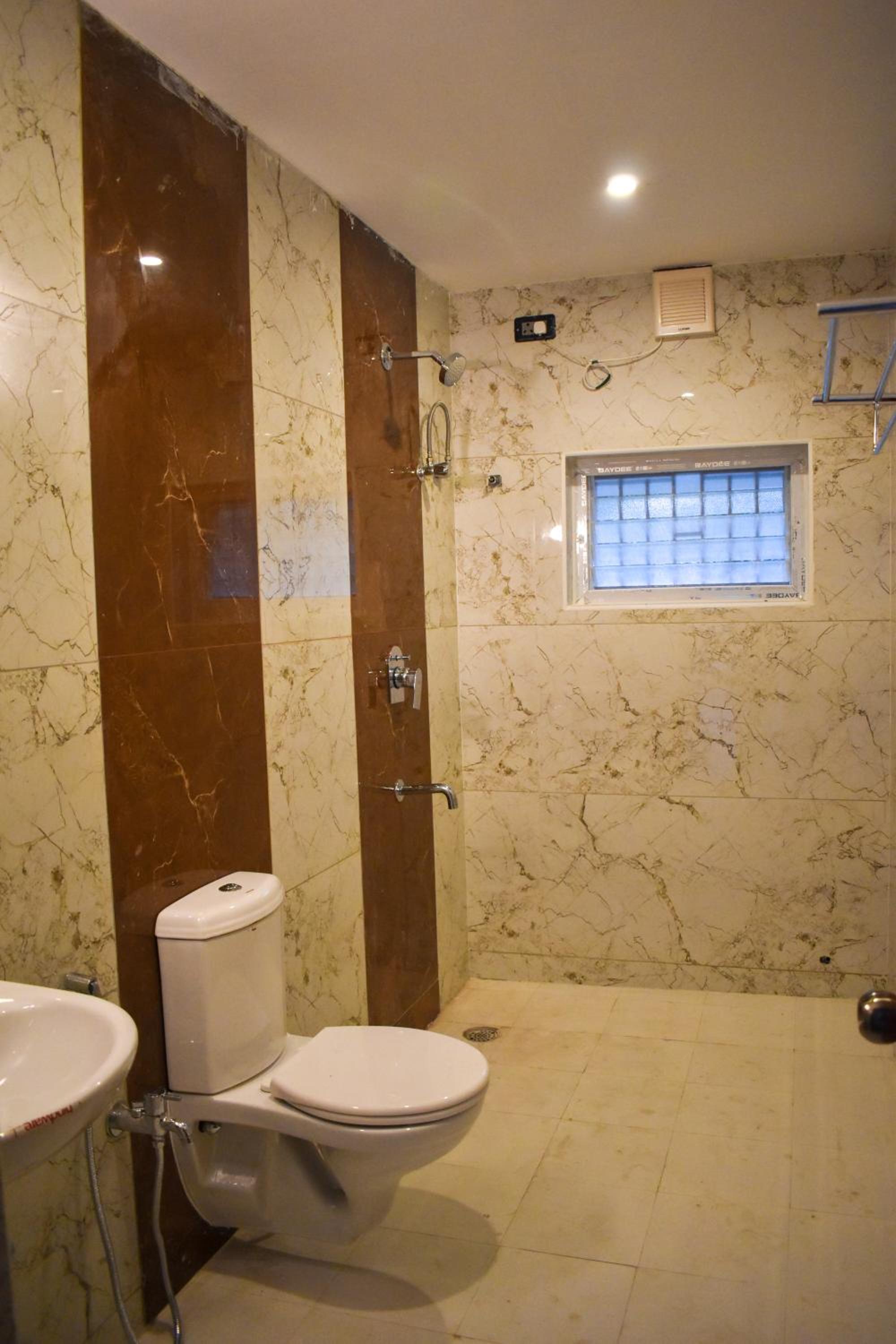 Small Double Room - Photo 11