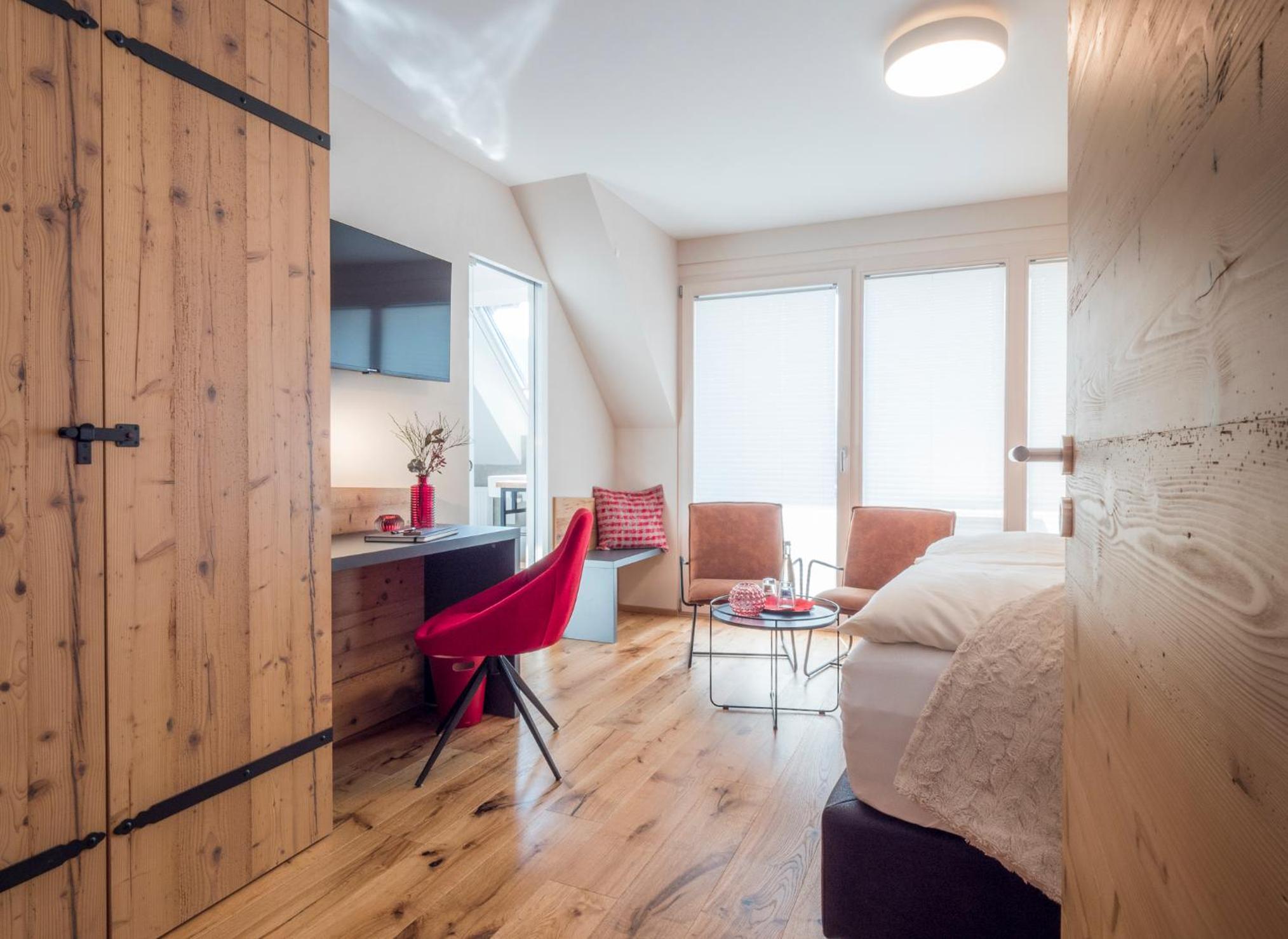 Double Room with Balcony - Photo 5
