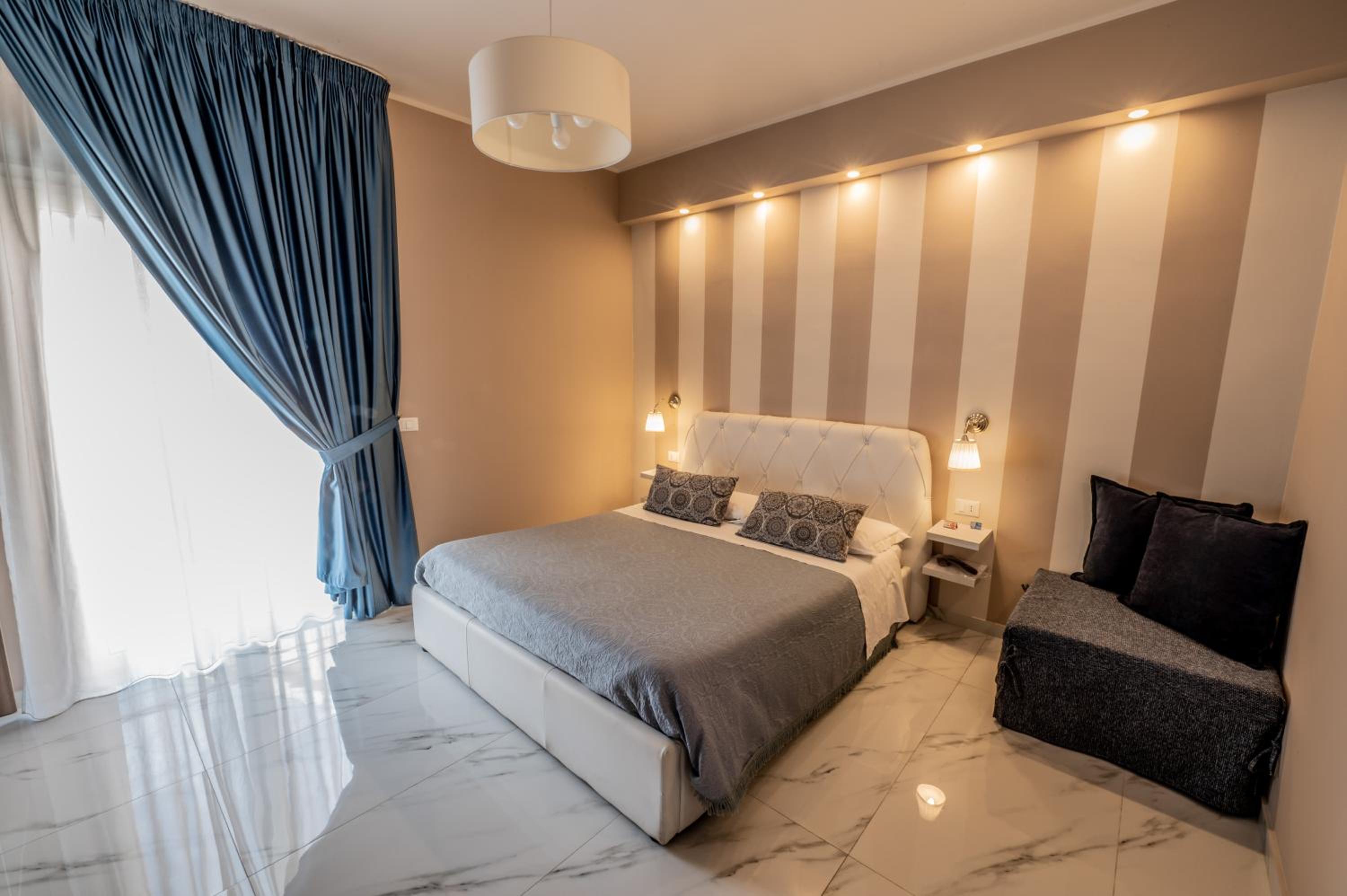 King Room with Balcony - Photo 1