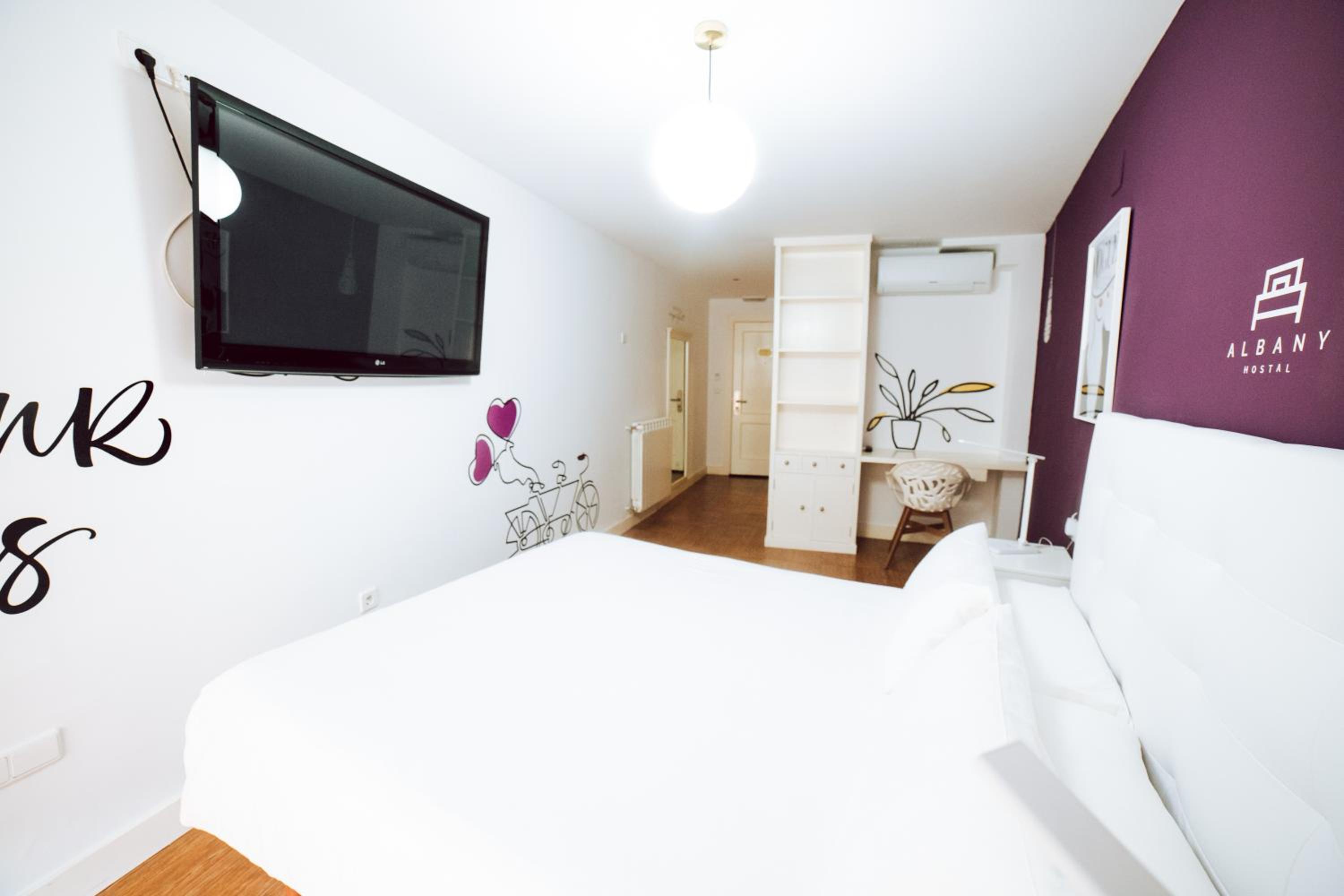 Double Room with Private Bathroom - Photo 1