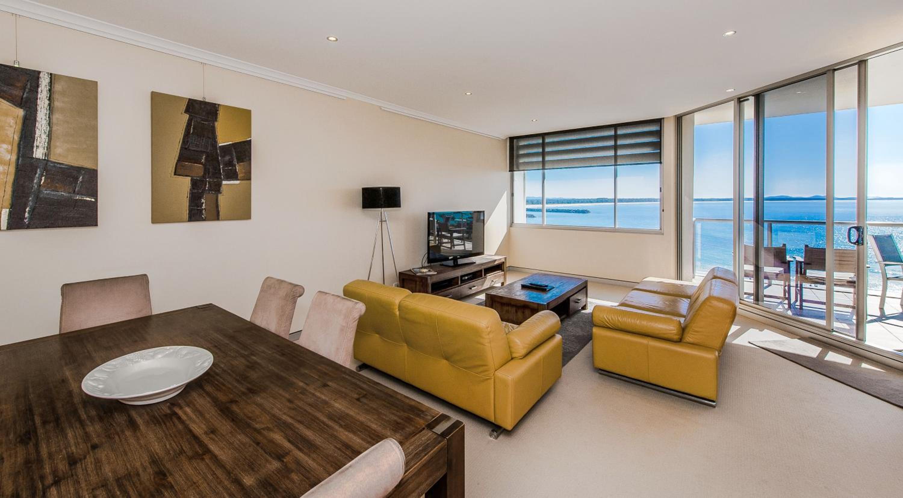 Two-Bedroom Apartment with Ocean View photo 2