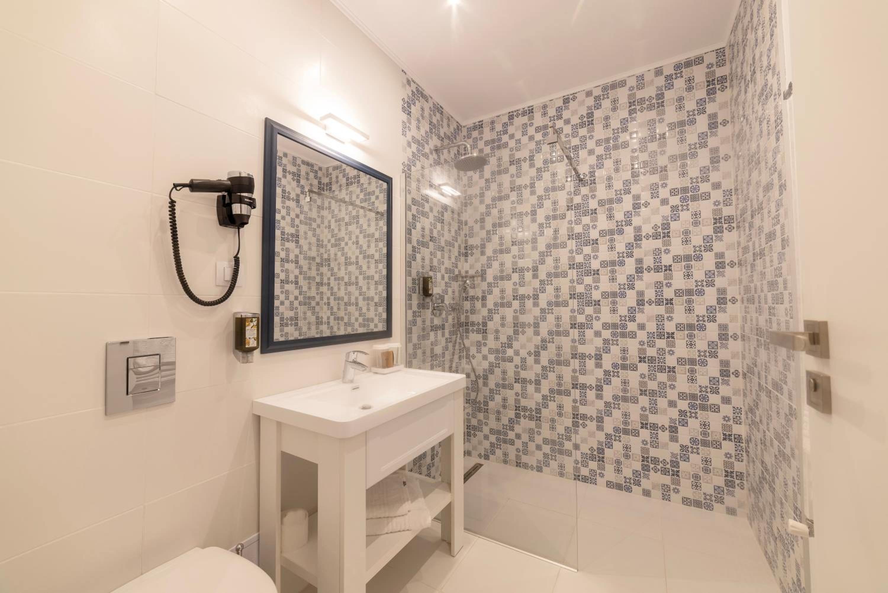 Deluxe Double or Twin Room with Garden View - Photo 40