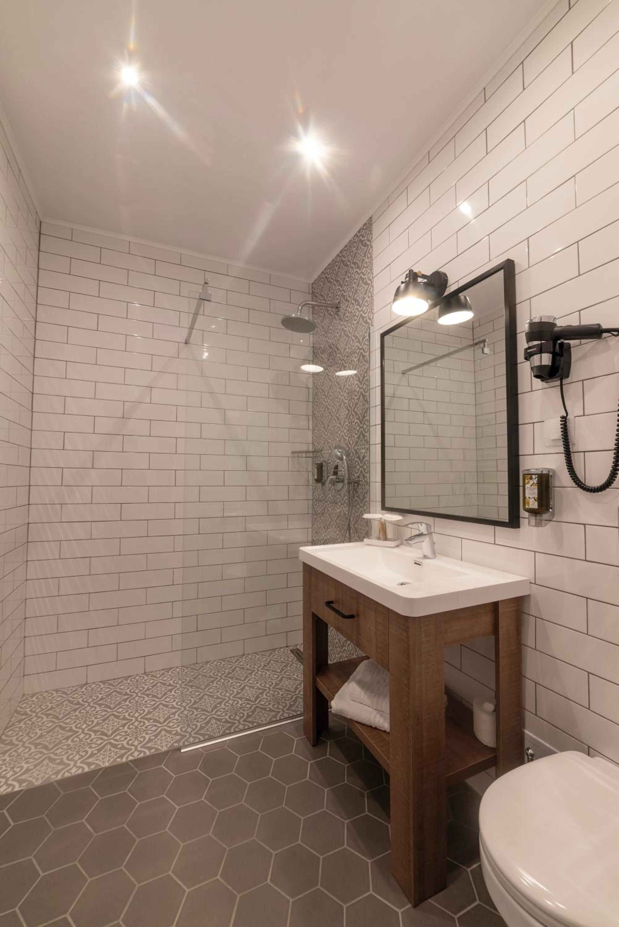 Deluxe Double or Twin Room with Garden View - Photo 7