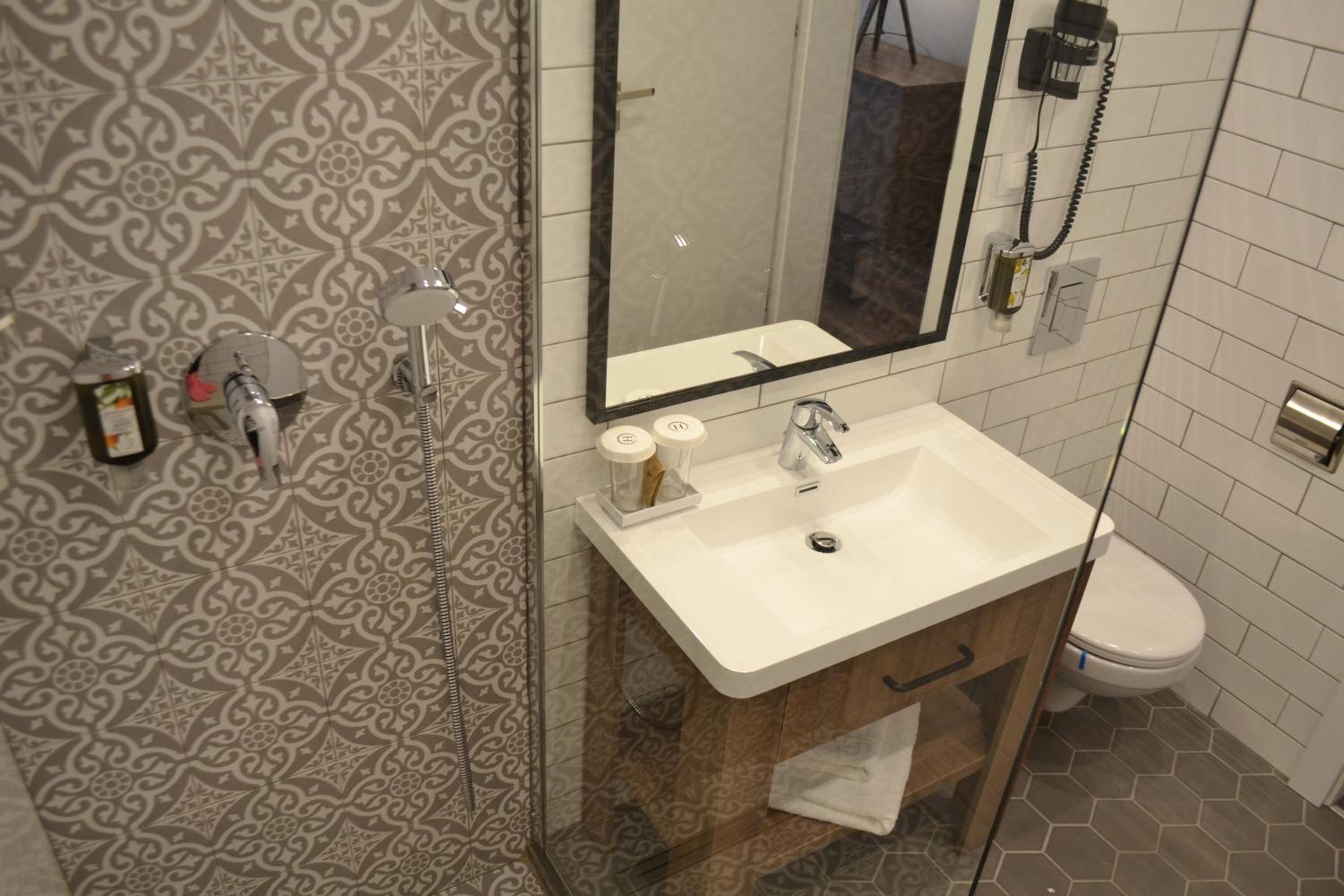 Deluxe Double or Twin Room with Garden View - Photo 8