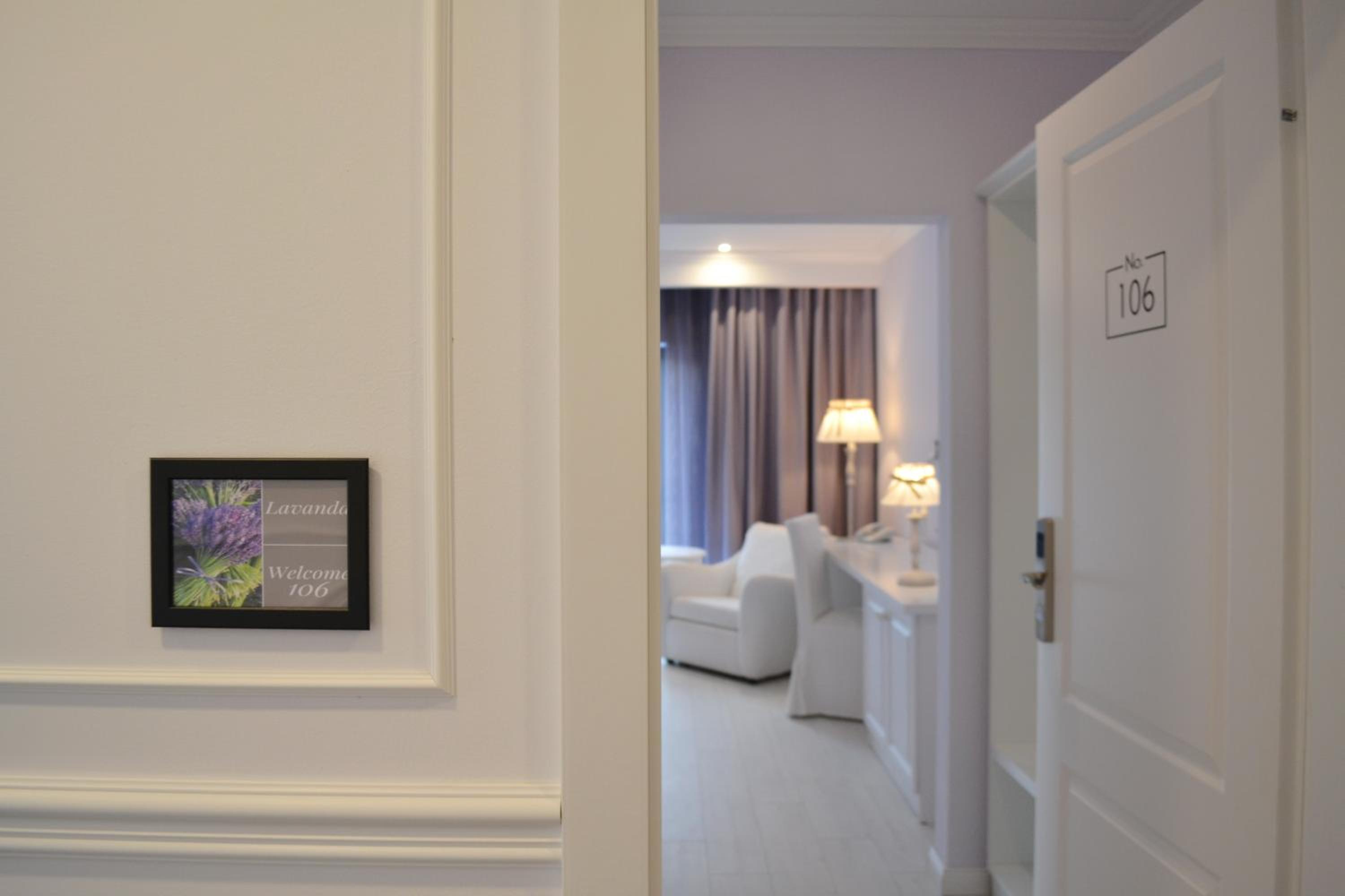 Deluxe Double or Twin Room with Garden View - Photo 9