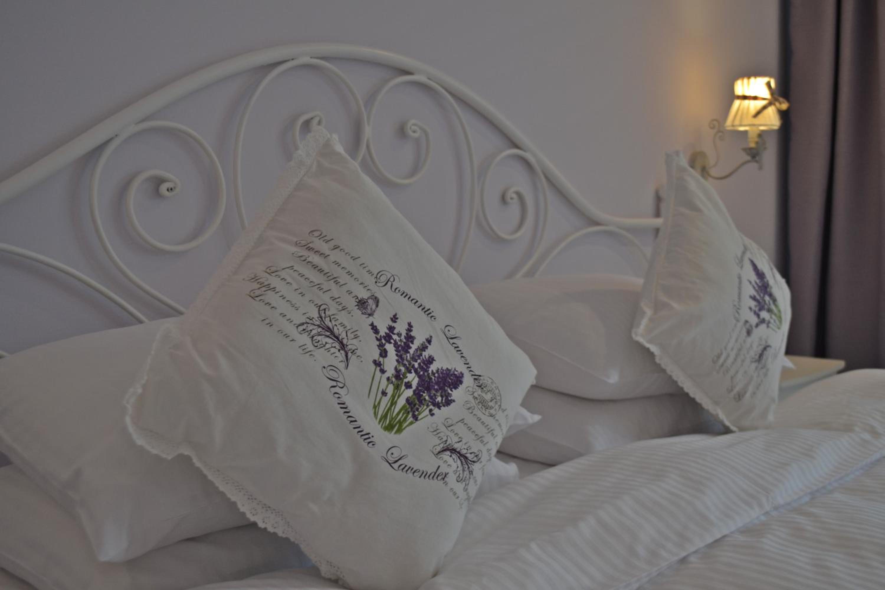 Deluxe Double or Twin Room with Garden View - Photo 12