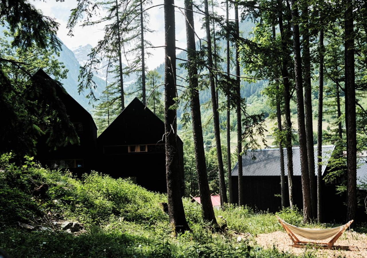 Three-Bedroom House photo 2