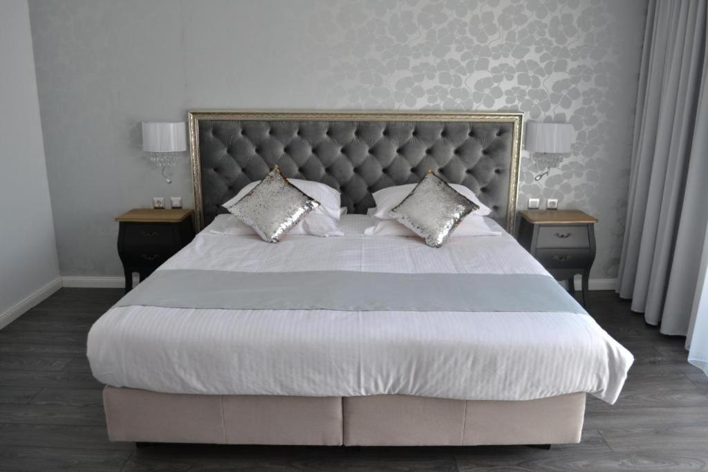 Deluxe Double or Twin Room with Garden View - Photo 18