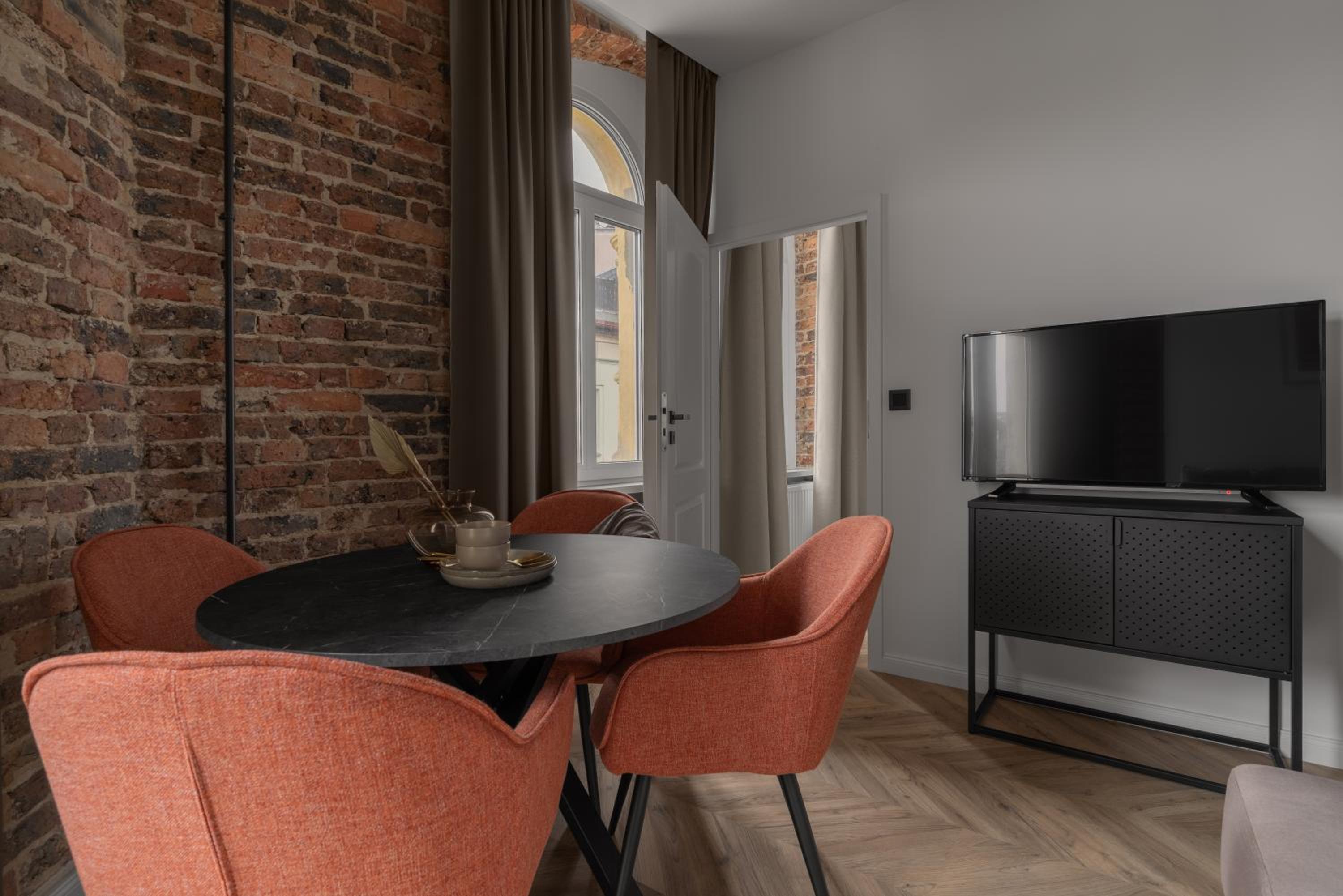 One-Bedroom Apartment - Photo 8