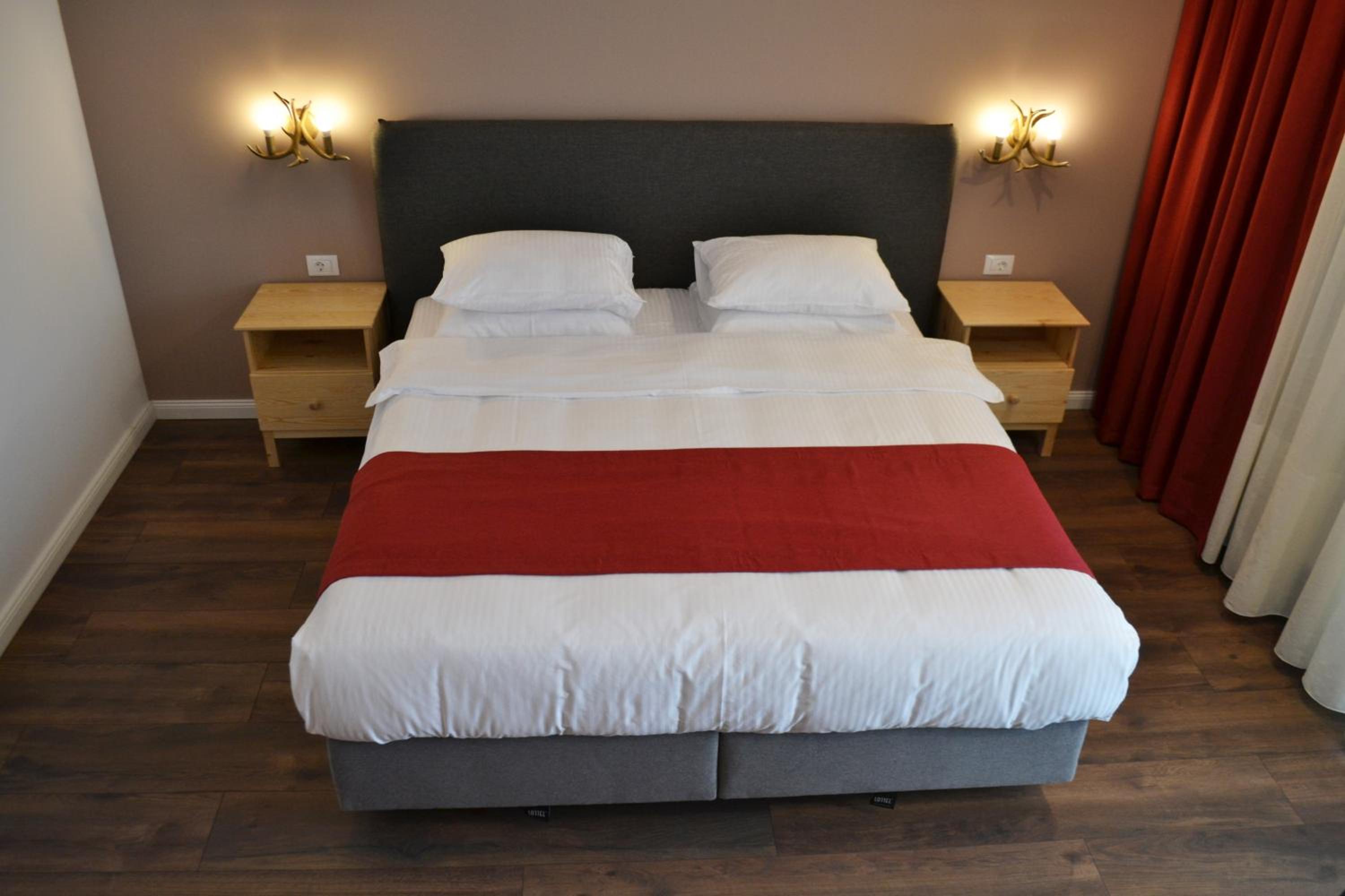 Deluxe Double or Twin Room with Balcony - Photo 13