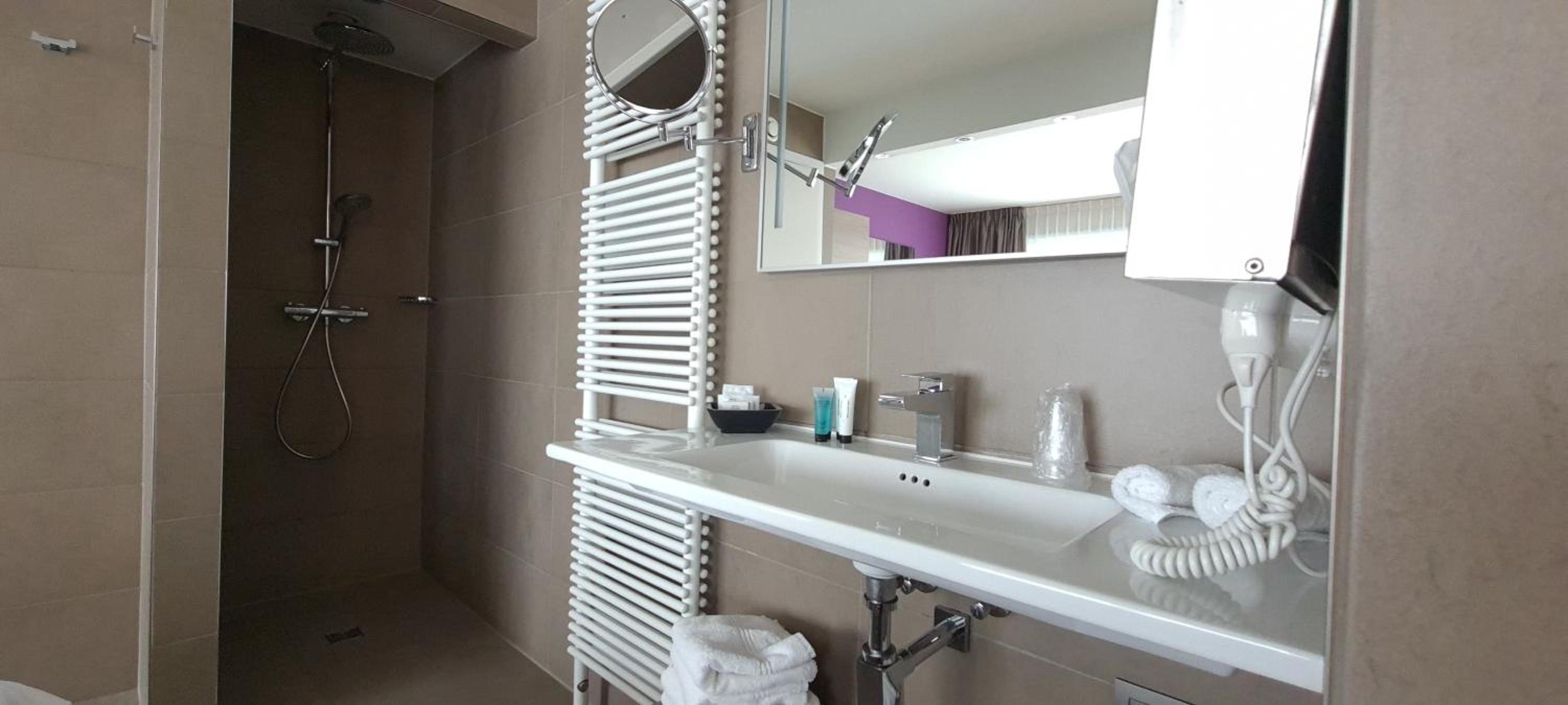 Penthouse Executive Suite with Terrace - Photo 3
