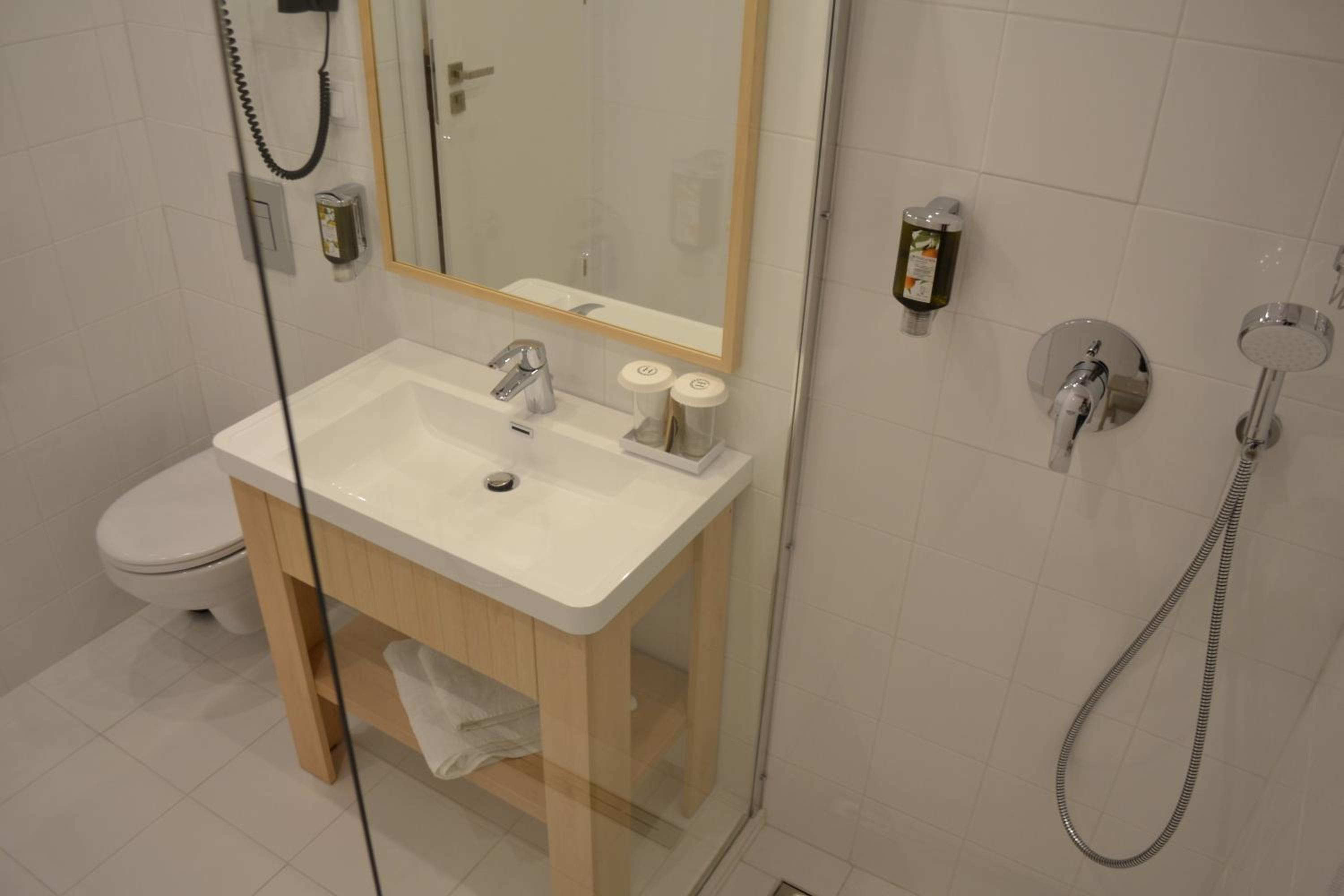Deluxe Double or Twin Room with Balcony - Photo 41