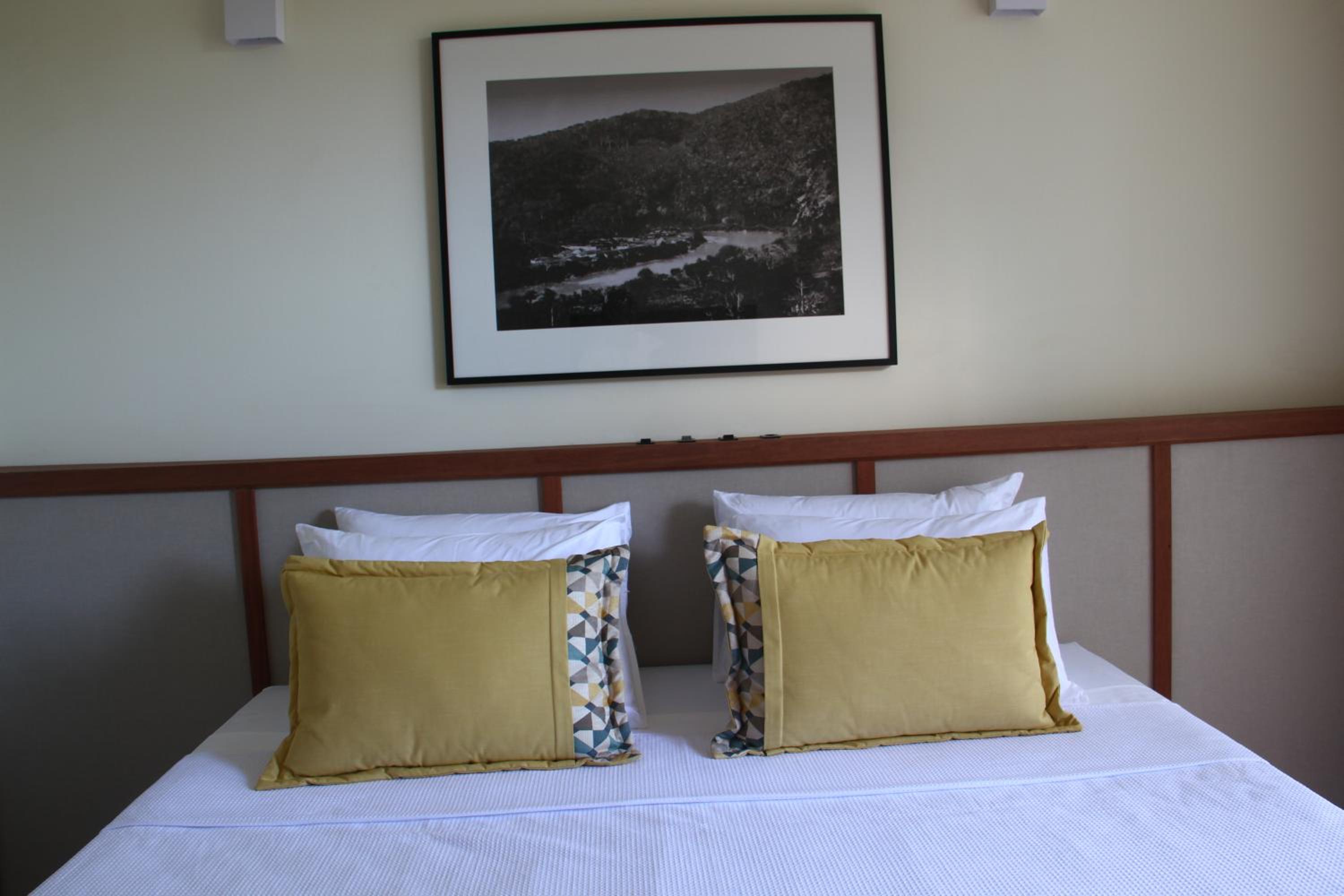 Queen Room photo 2