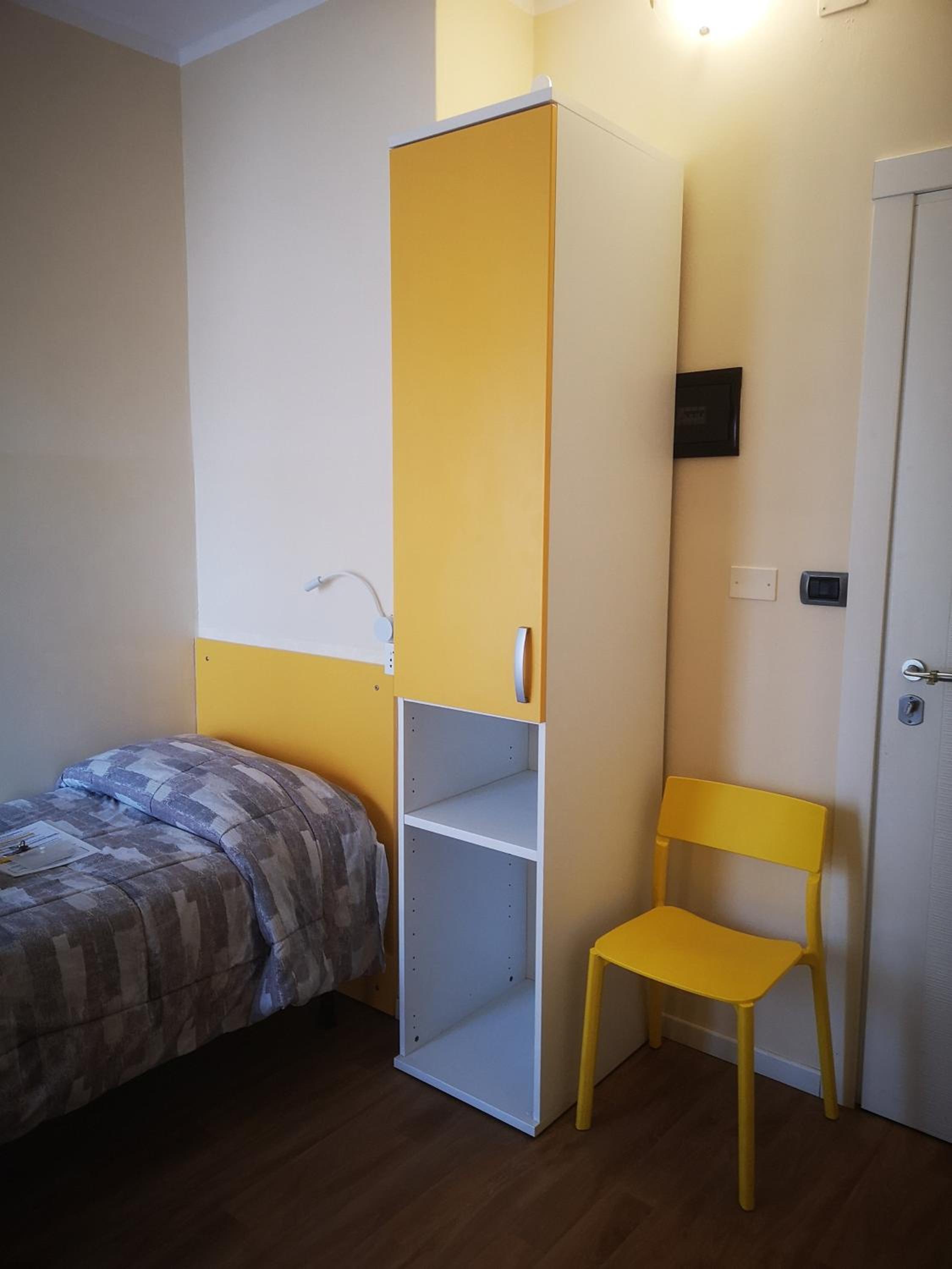 Single Room with Shared Bathroom