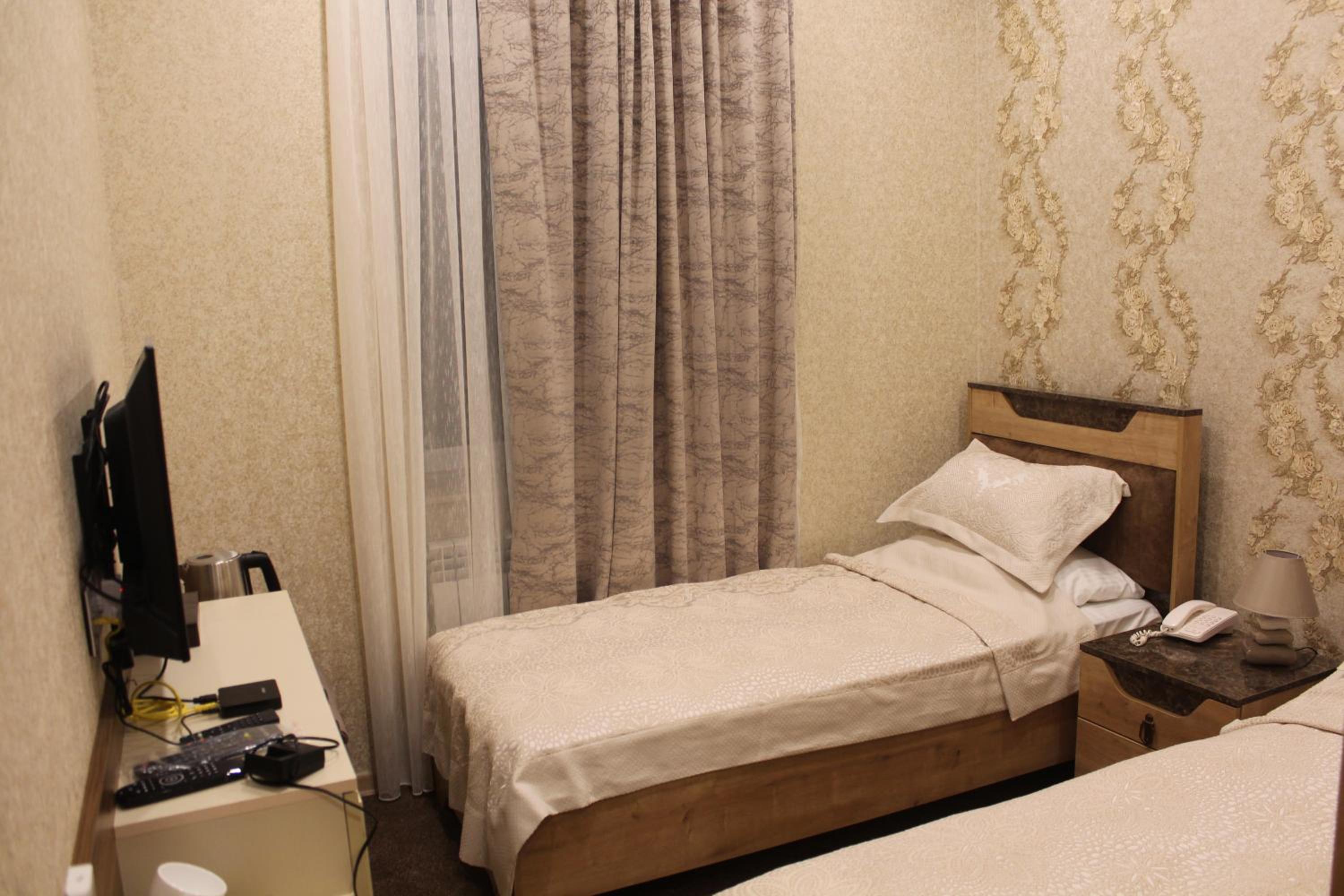Standard Twin Room photo 2