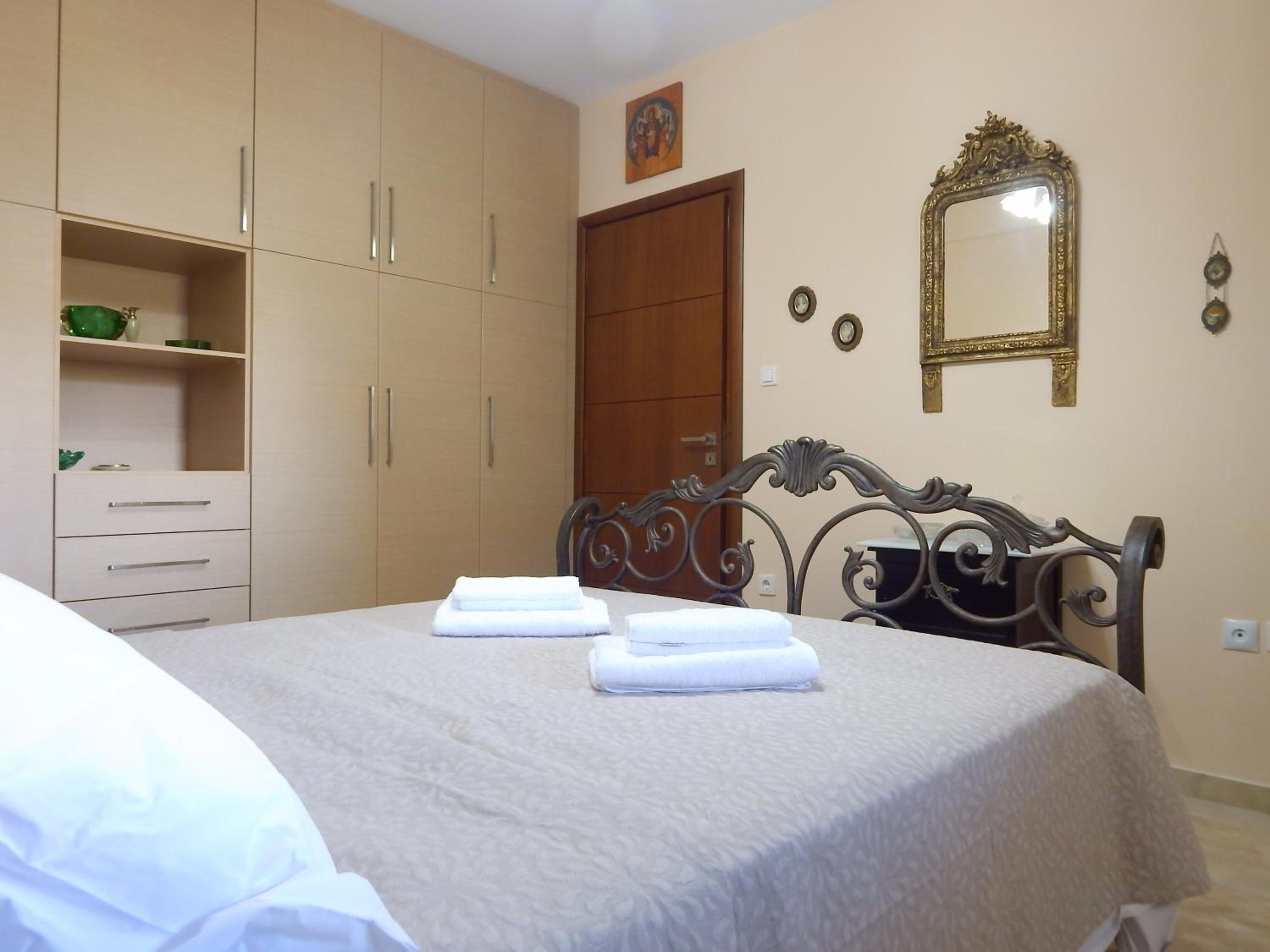 Two-Bedroom Apartment - Photo 36