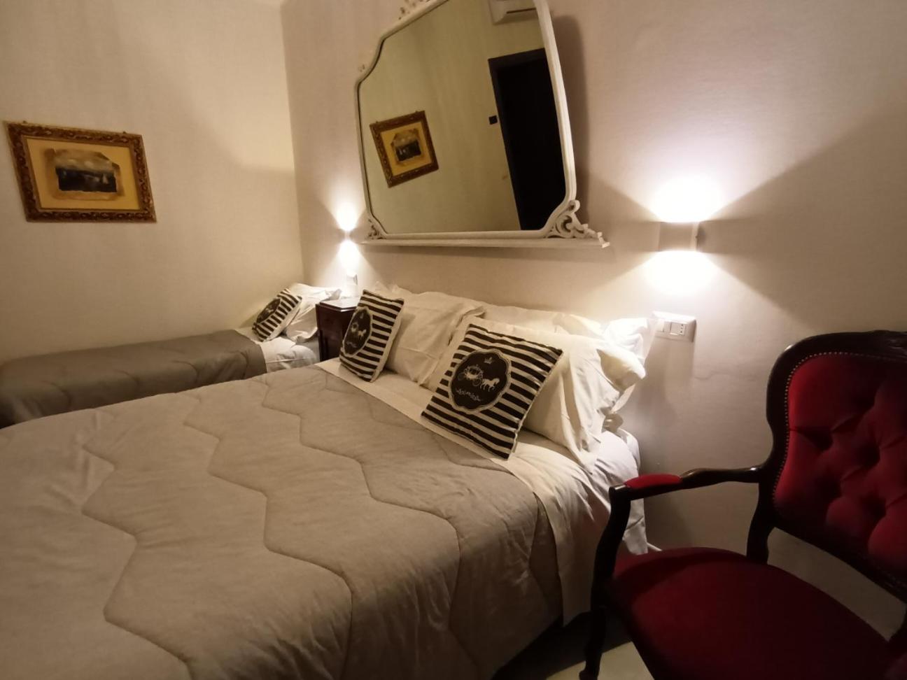 Quadruple Room - Photo 9
