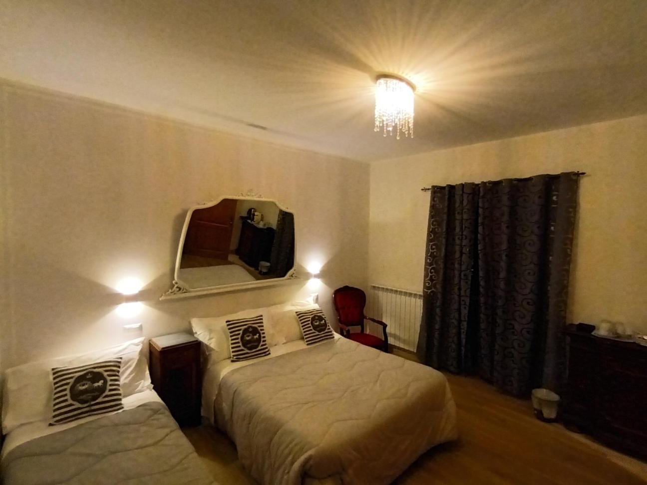 Quadruple Room - Photo 11
