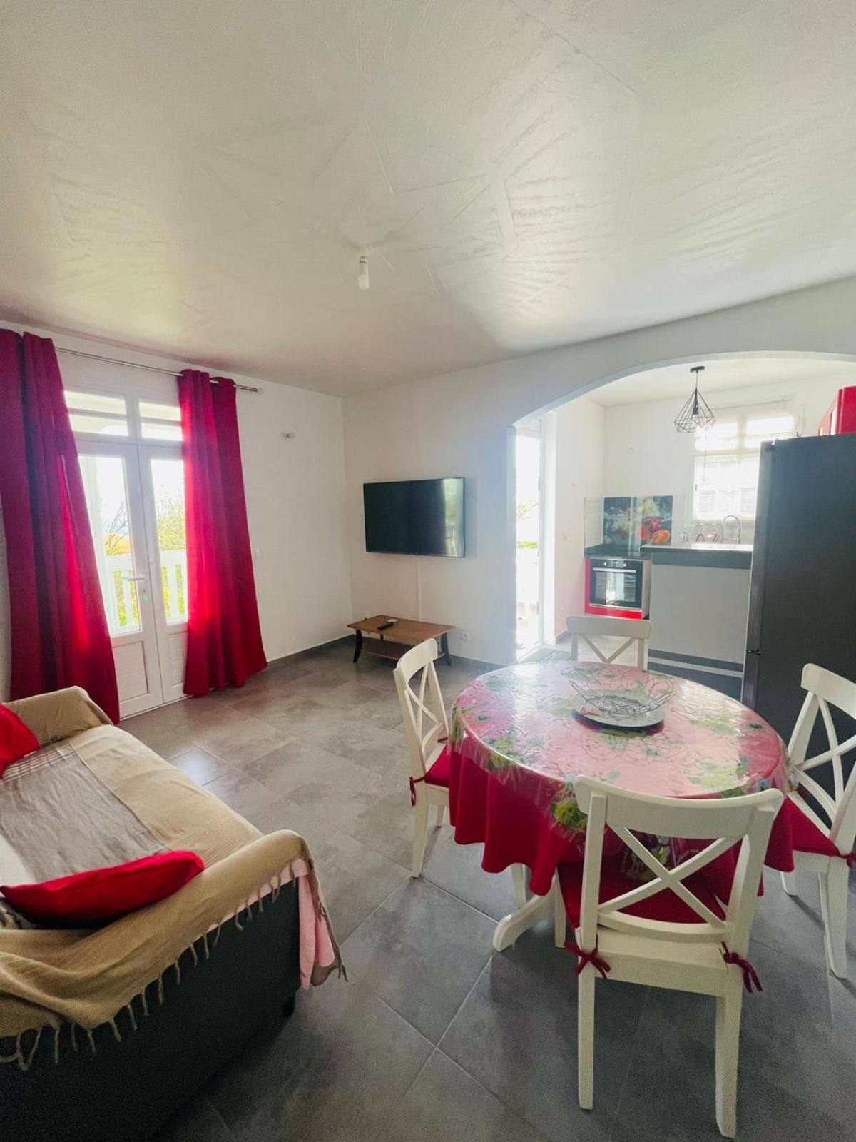 Two-Bedroom Apartment with View photo 3