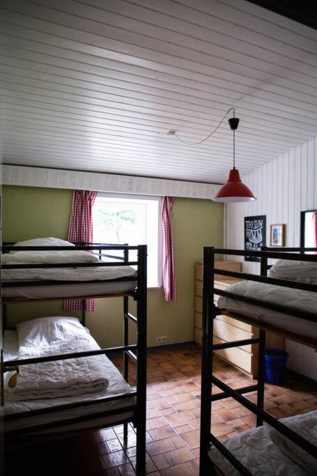 Six-Bedroom House photo 1