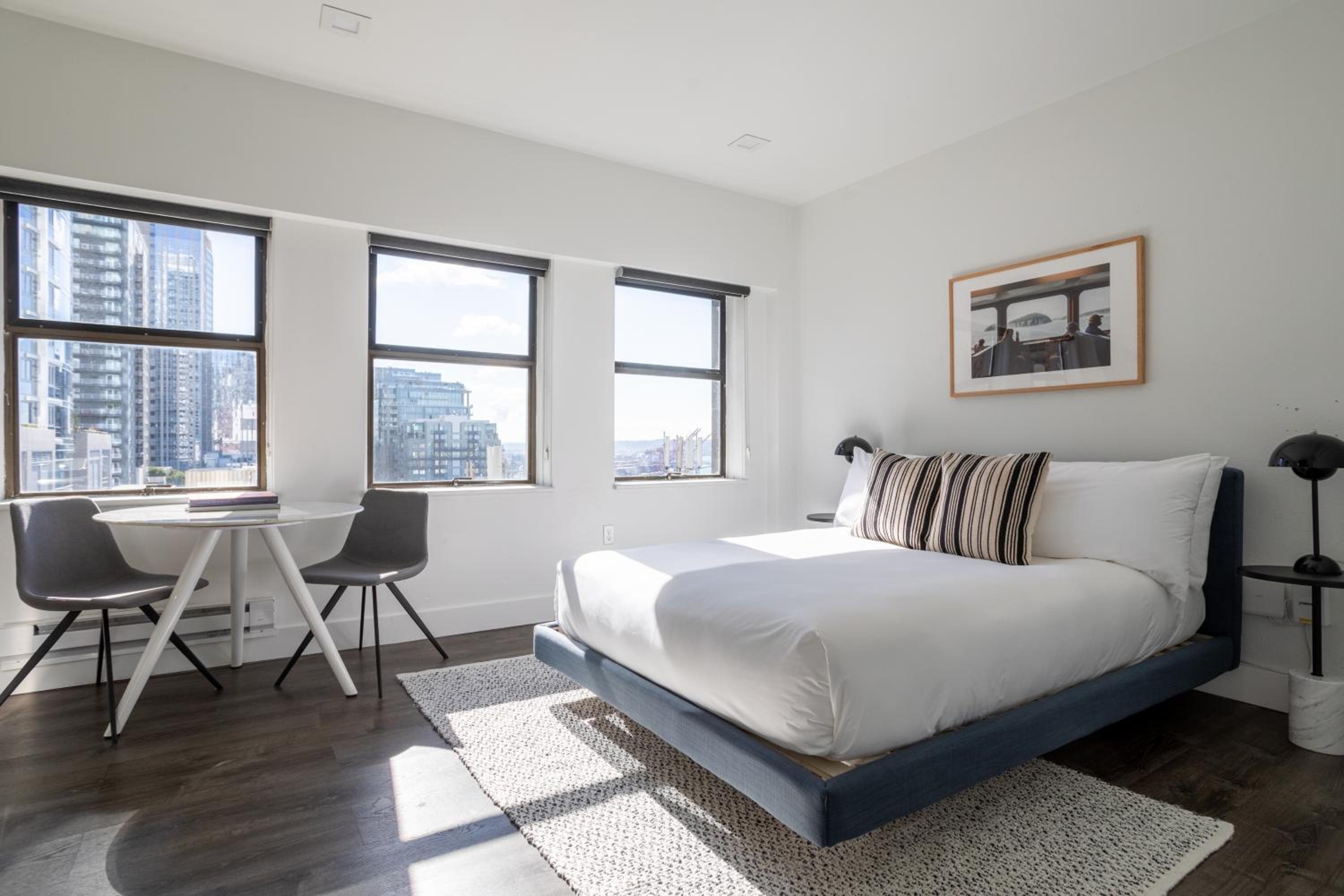 Extended Stay Studio Apartment - Non-Smoking - Photo 1