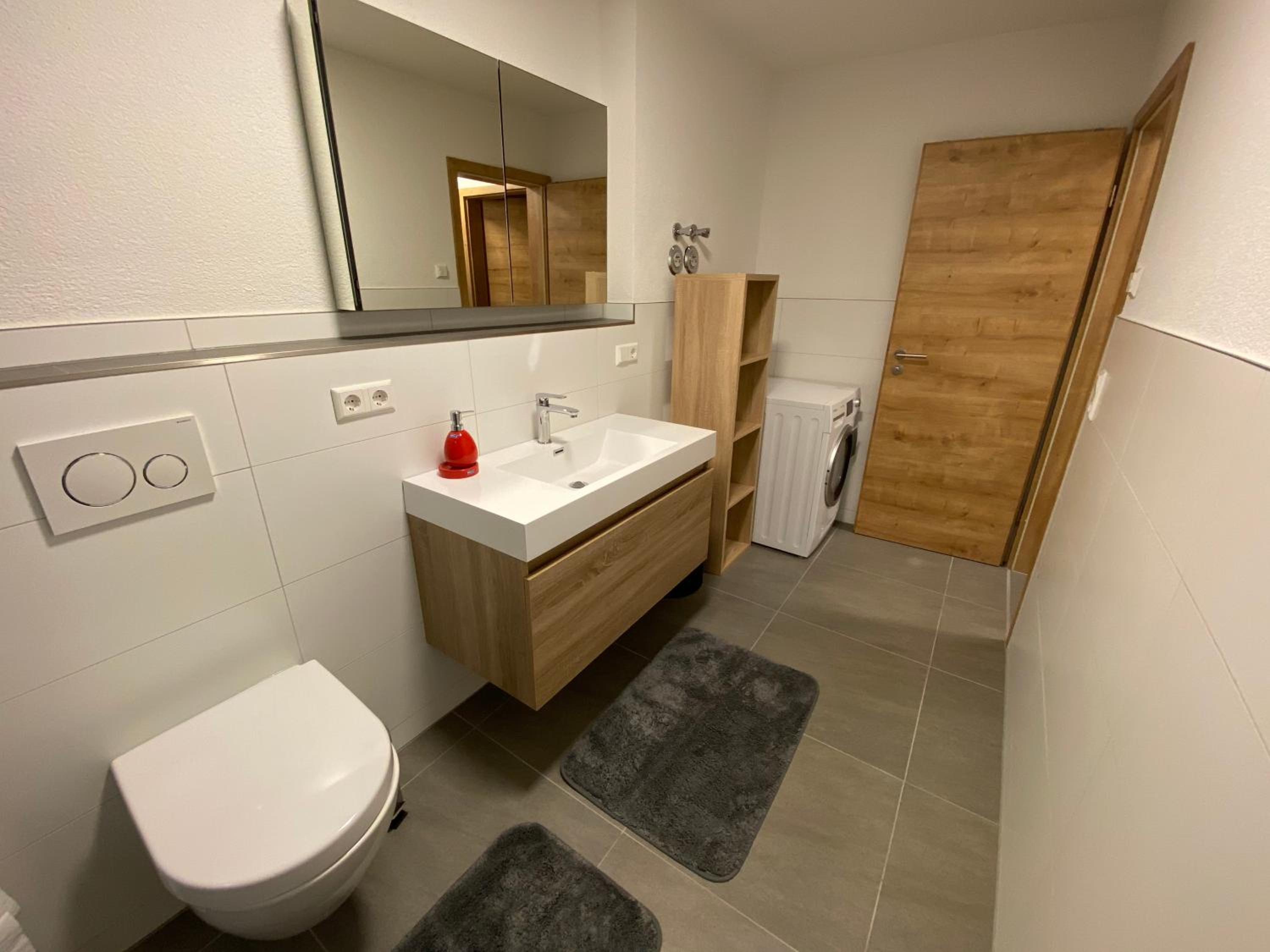 One-Bedroom Apartment - Photo 18