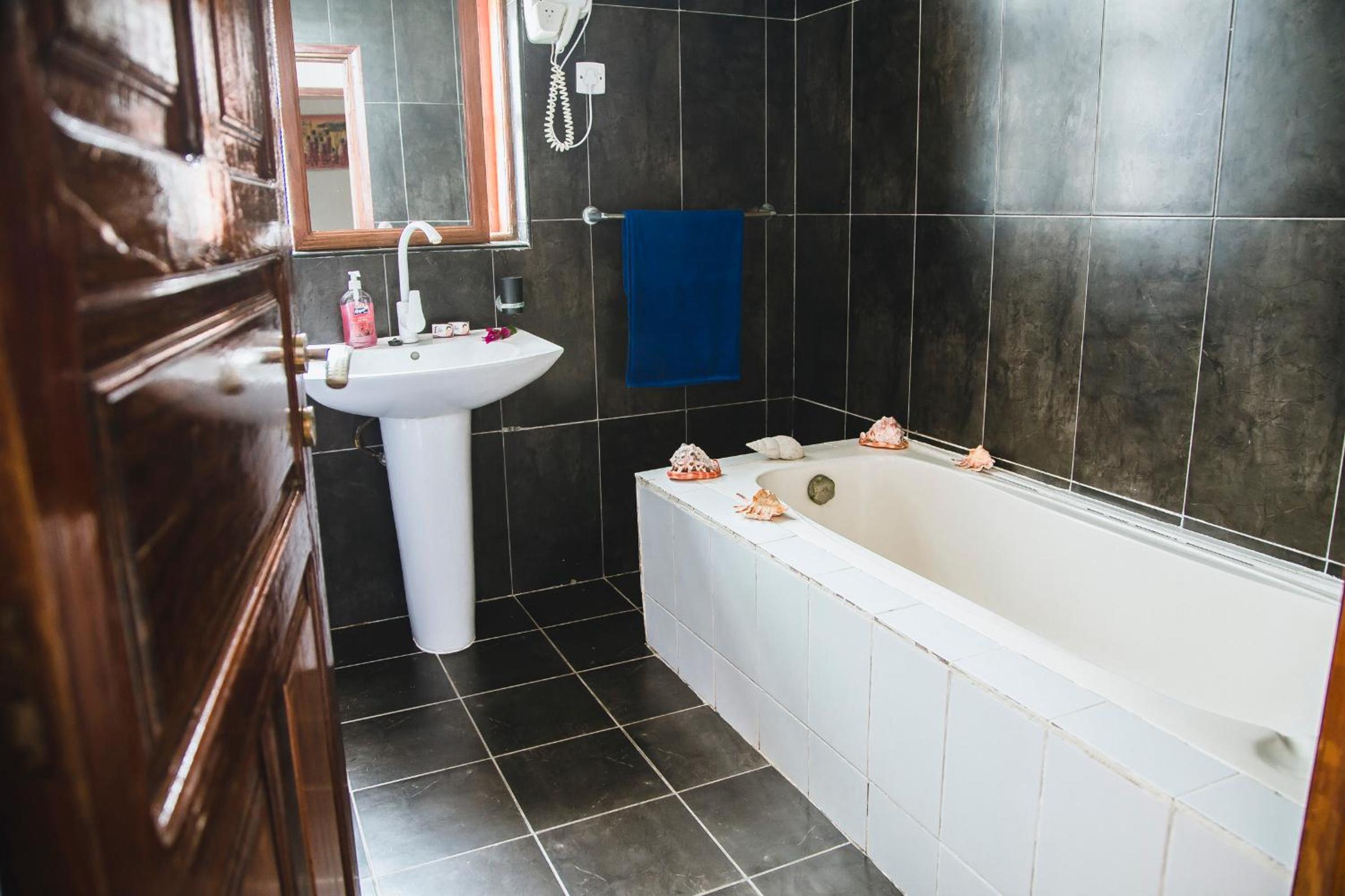 Deluxe Double Room with Balcony and Sea View