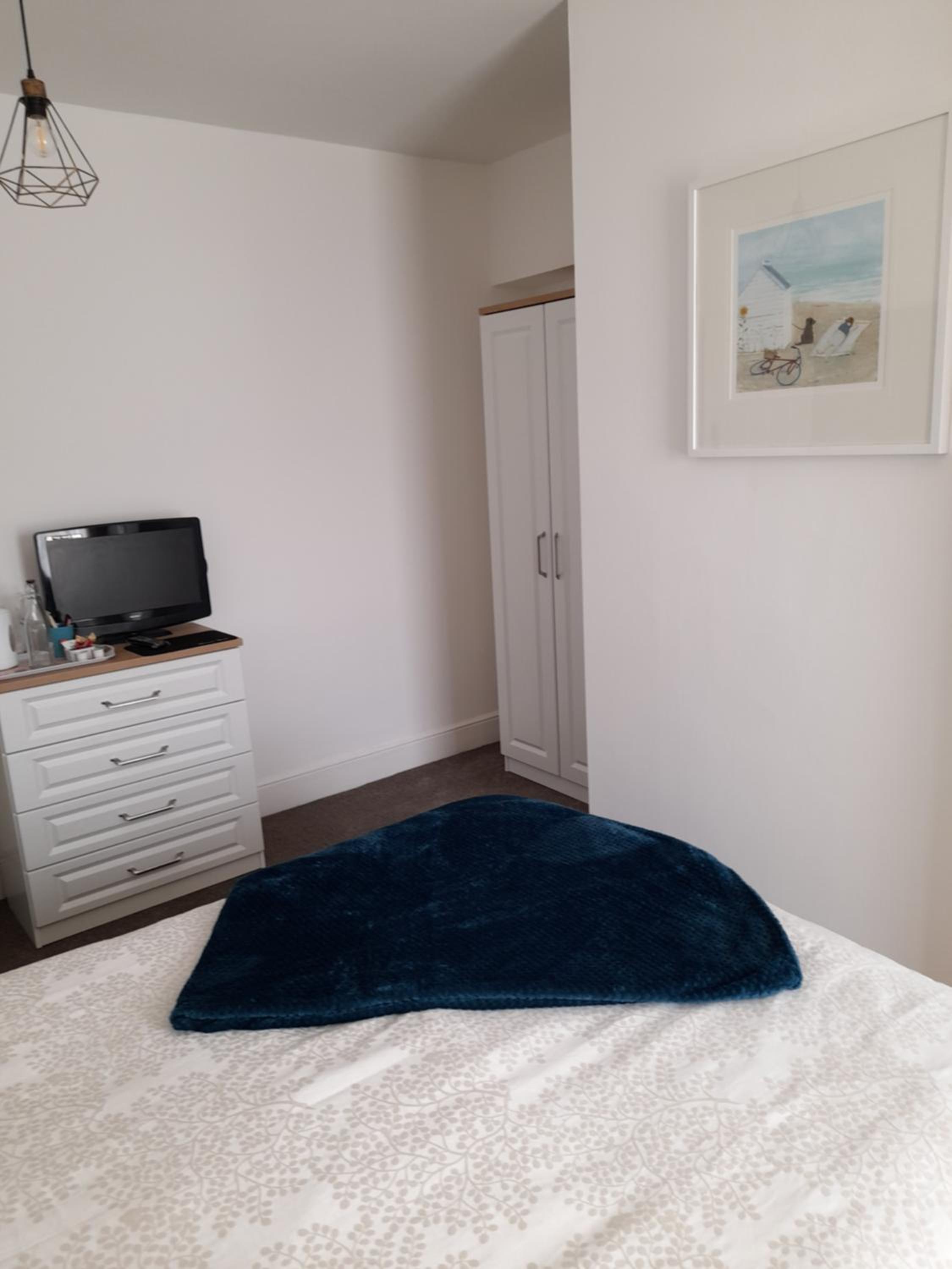 Double Room with Ensuite (No Sea View) photo 2