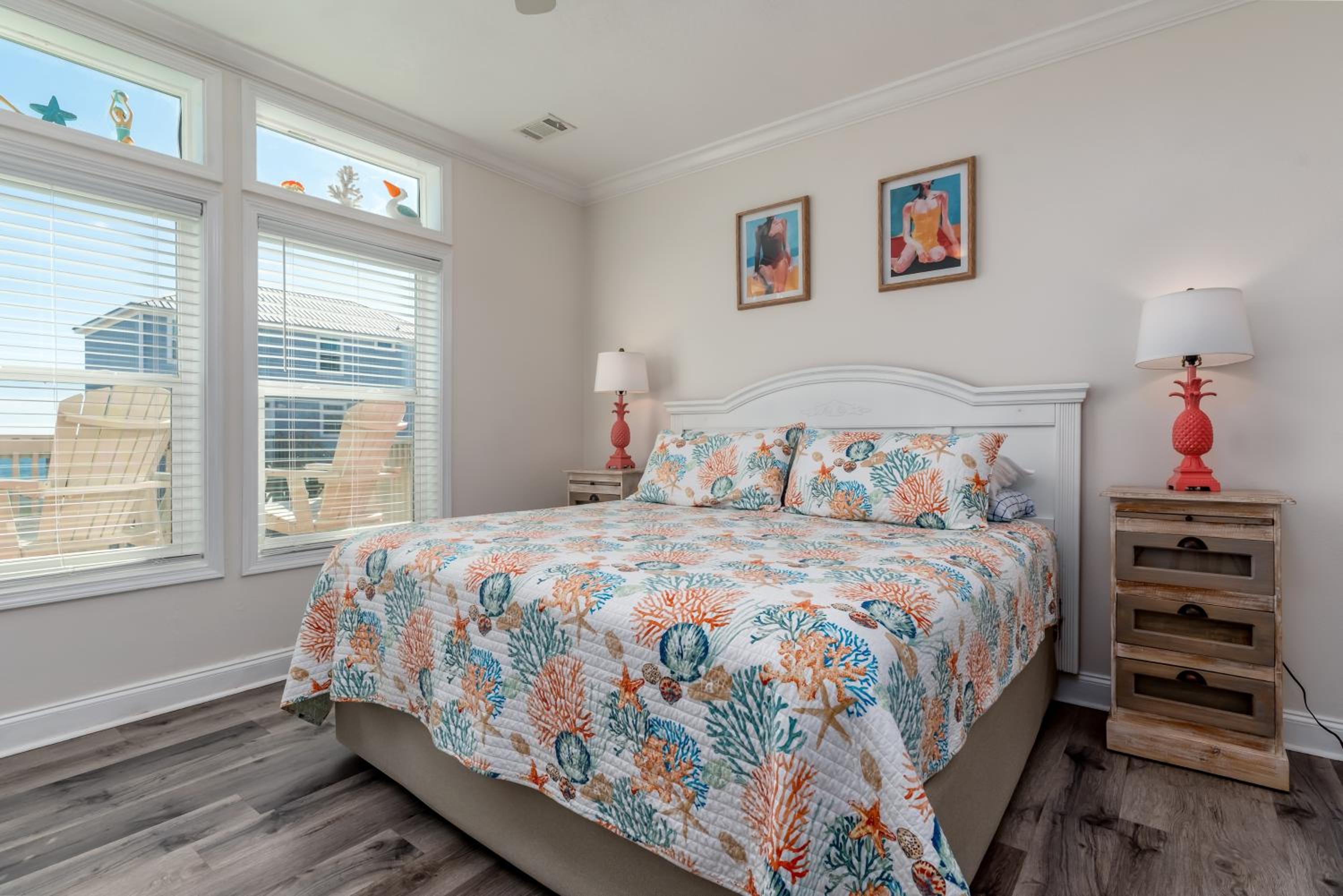 Five-Bedroom House photo 3