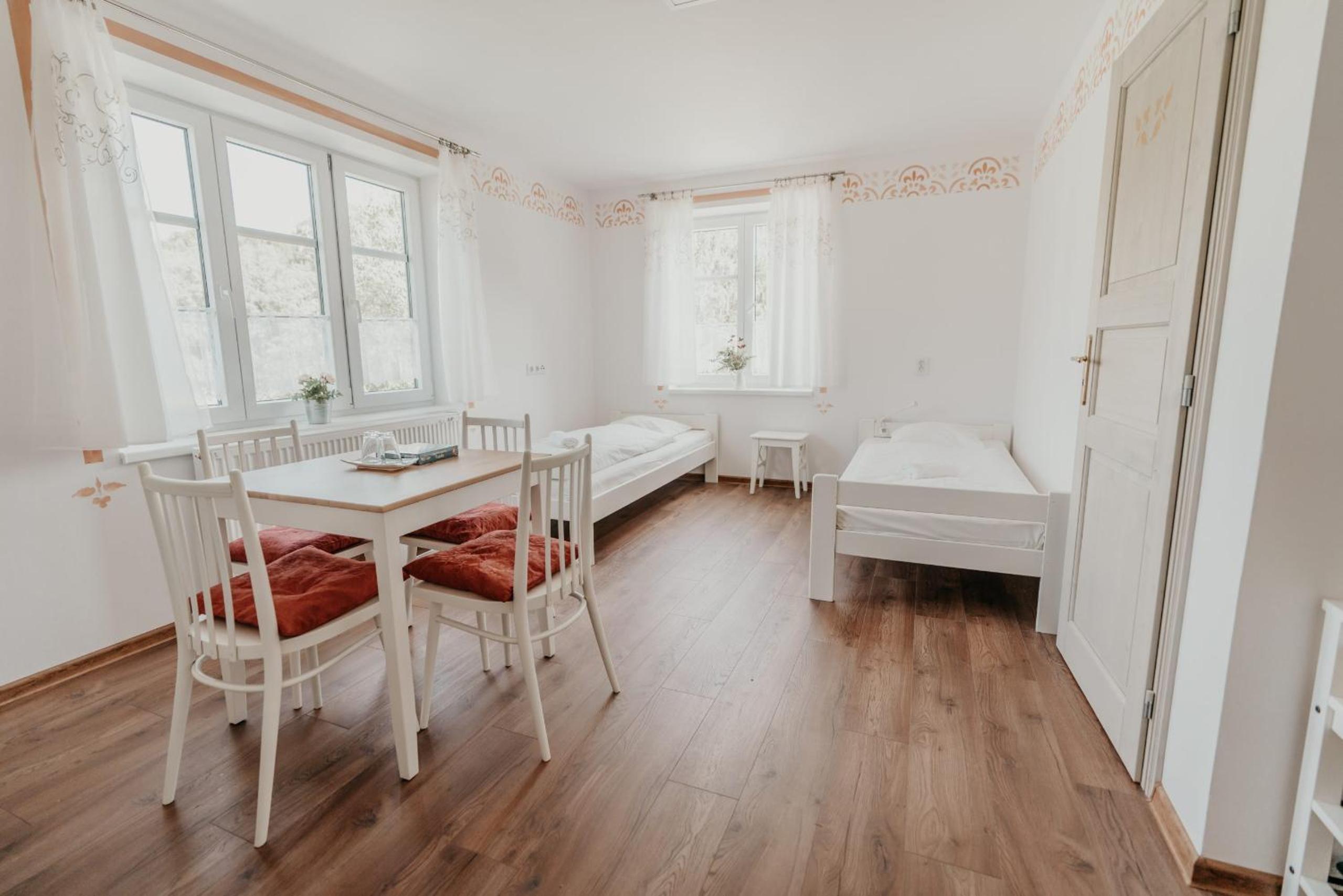Quadruple Room with Private Bathroom - Photo 1