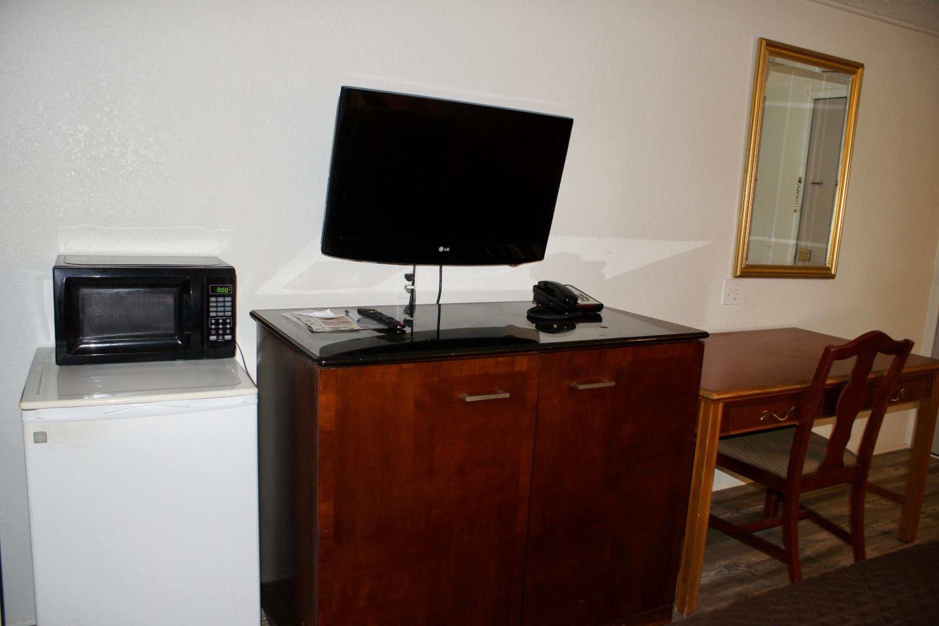 Double Room with Two Double Beds - Non-Smoking - Photo 3