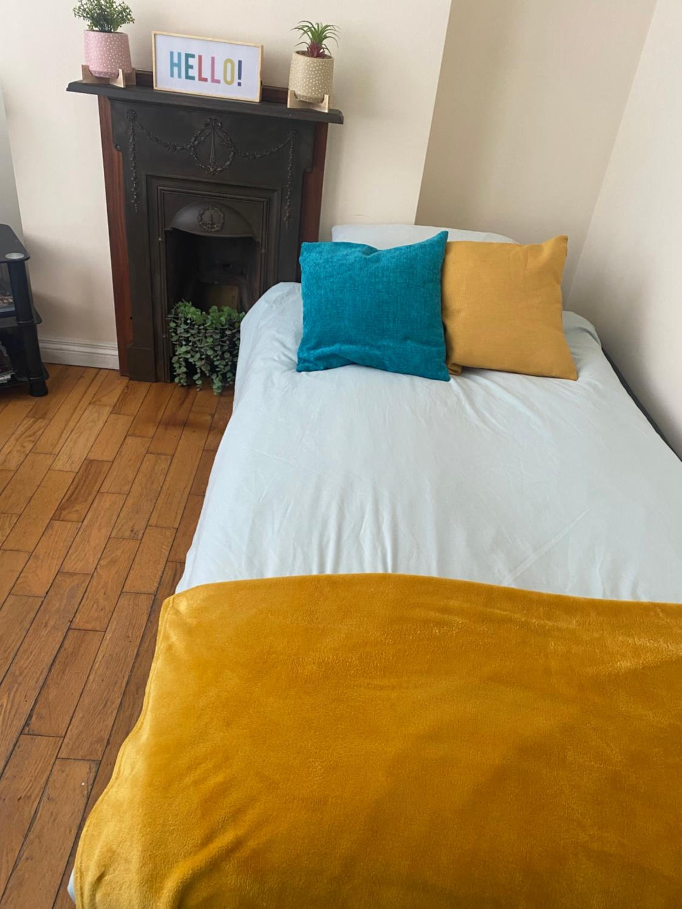 Two-Bedroom House - Photo 1
