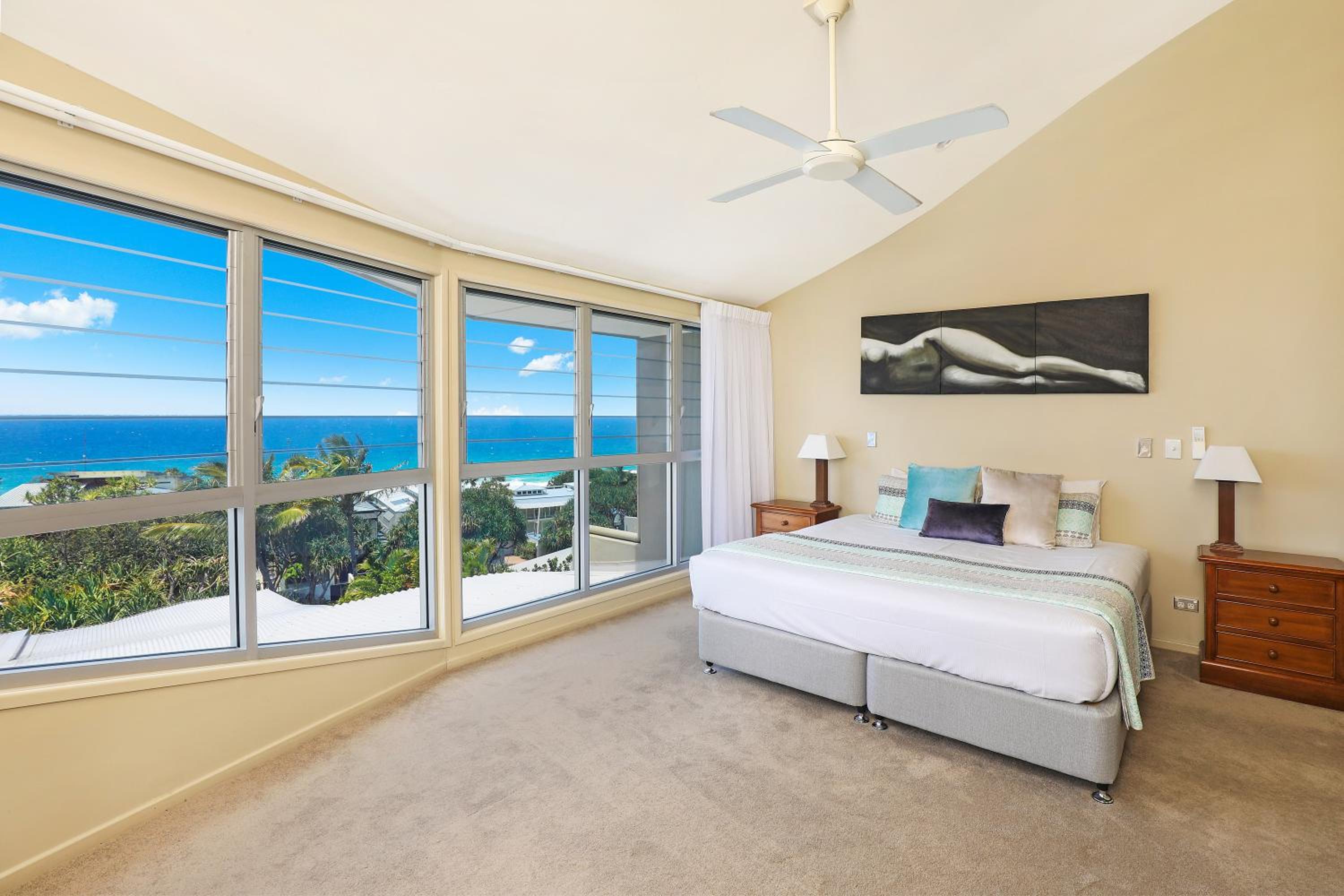 Ocean View Apartment - Couples Only photo 2