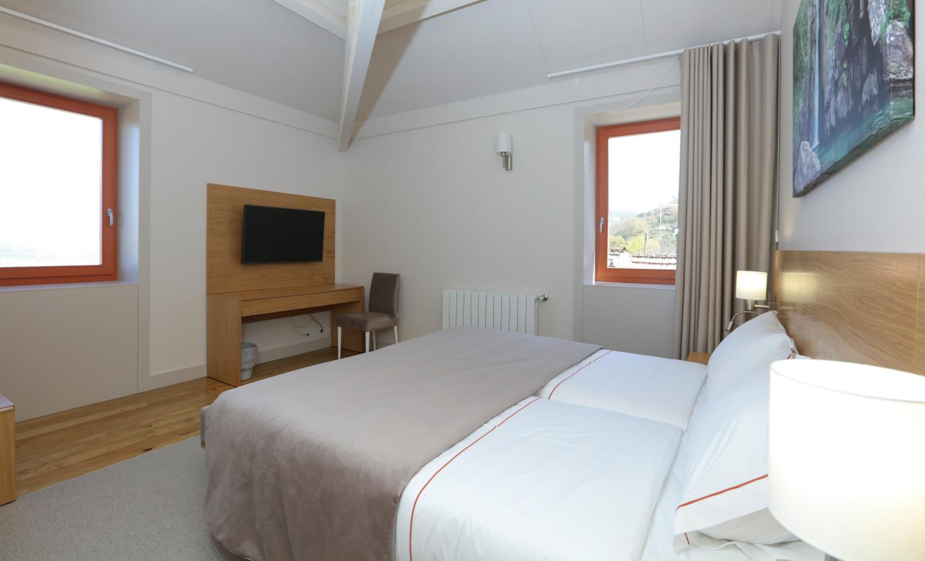 Deluxe Double or Twin Room with Mountain View photo 1