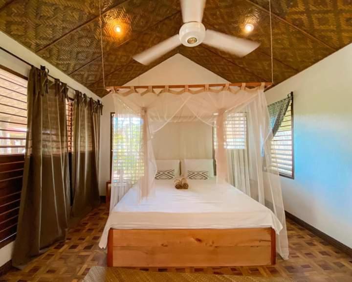 Double Room with Private Bathroom - Photo 10