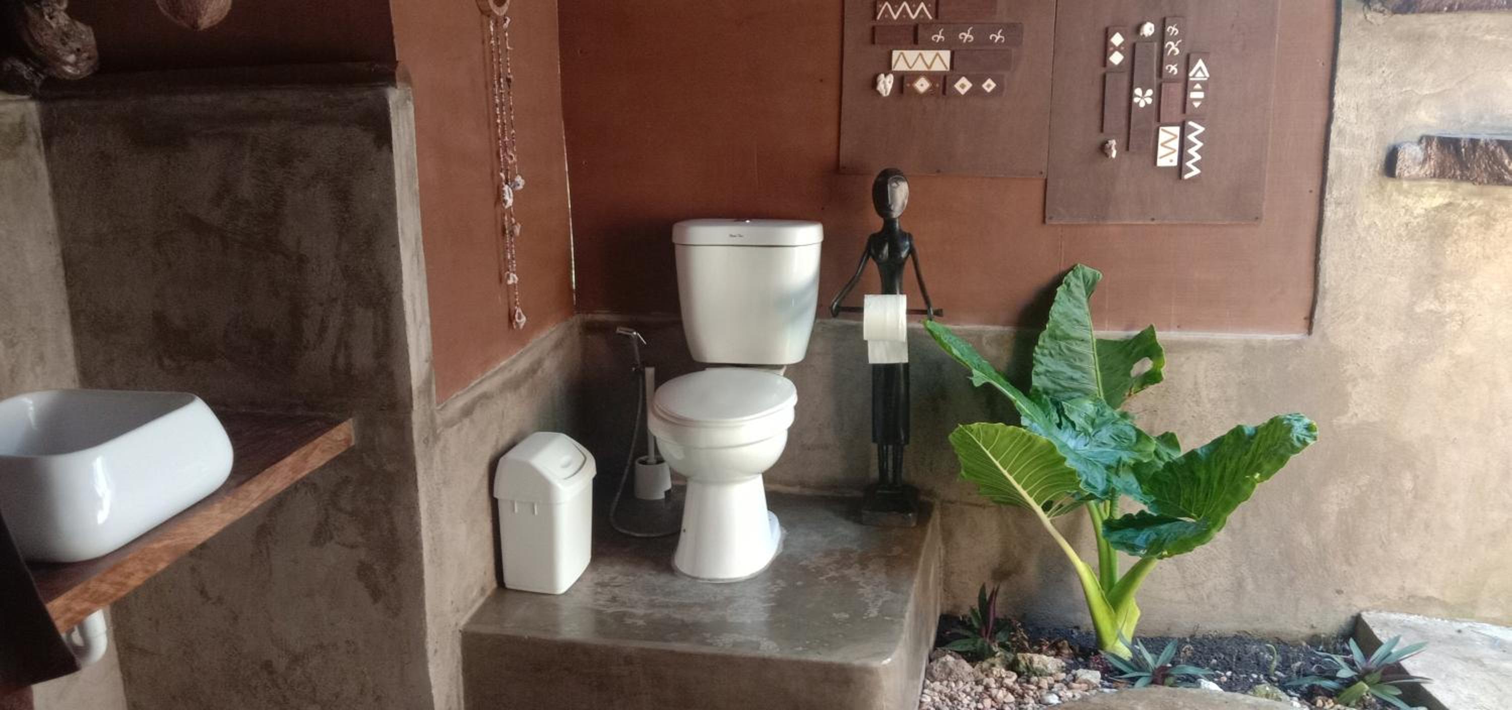 Deluxe Bungalow with Private Bathroom photo 2