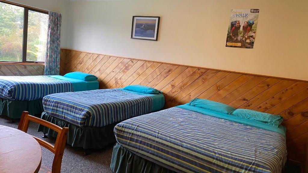 Quadruple Room with Private Bathroom - Photo 2