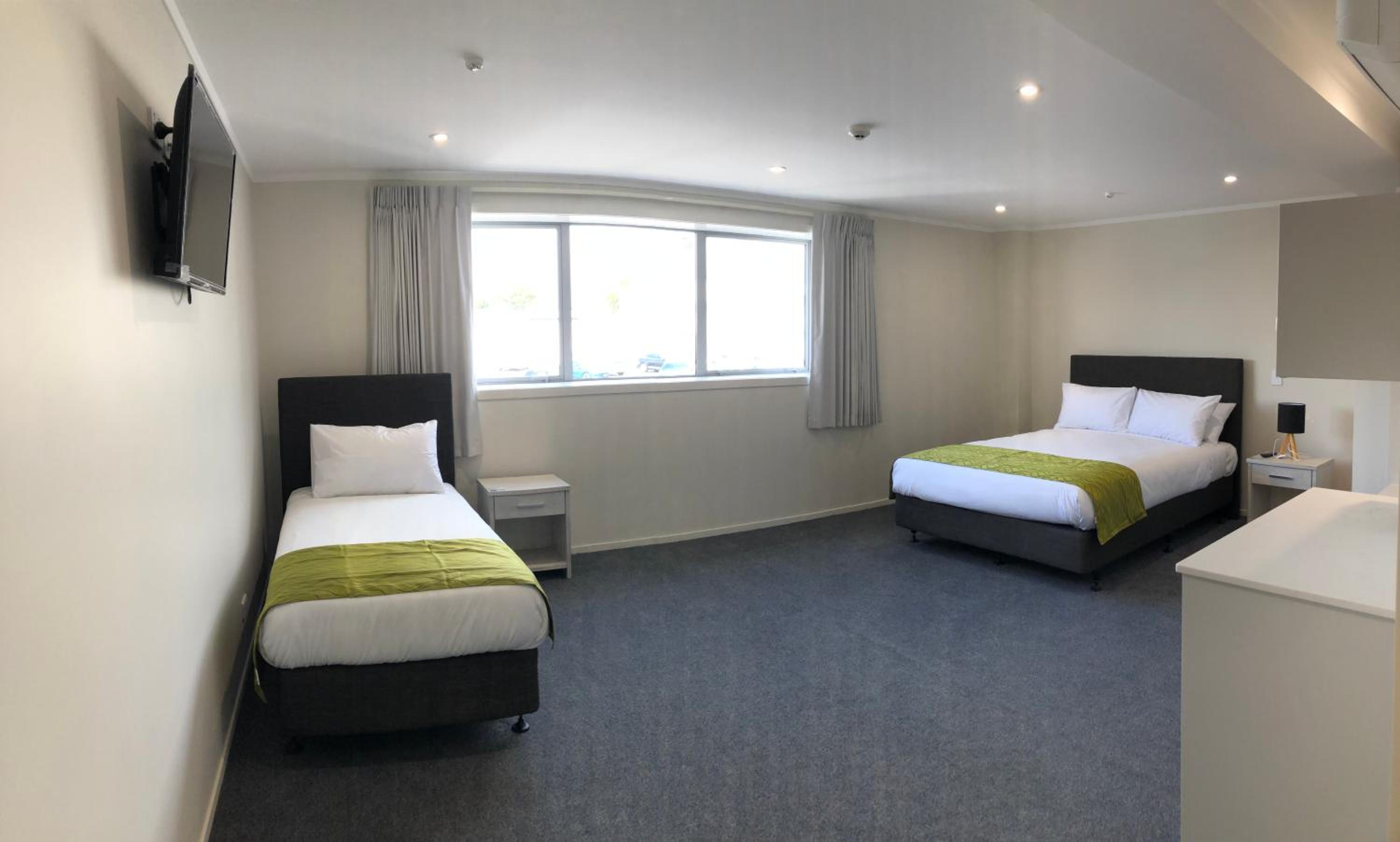 Deluxe Triple Room - Photo 1