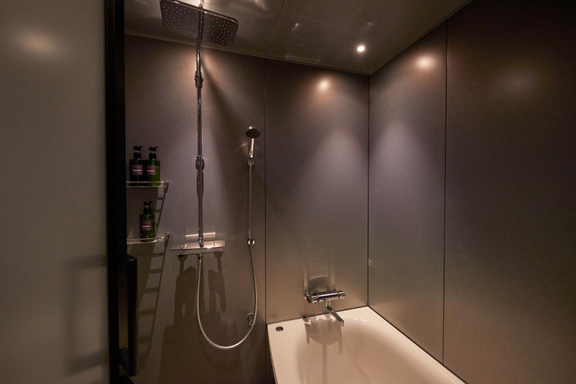 Twin Room - Photo 2