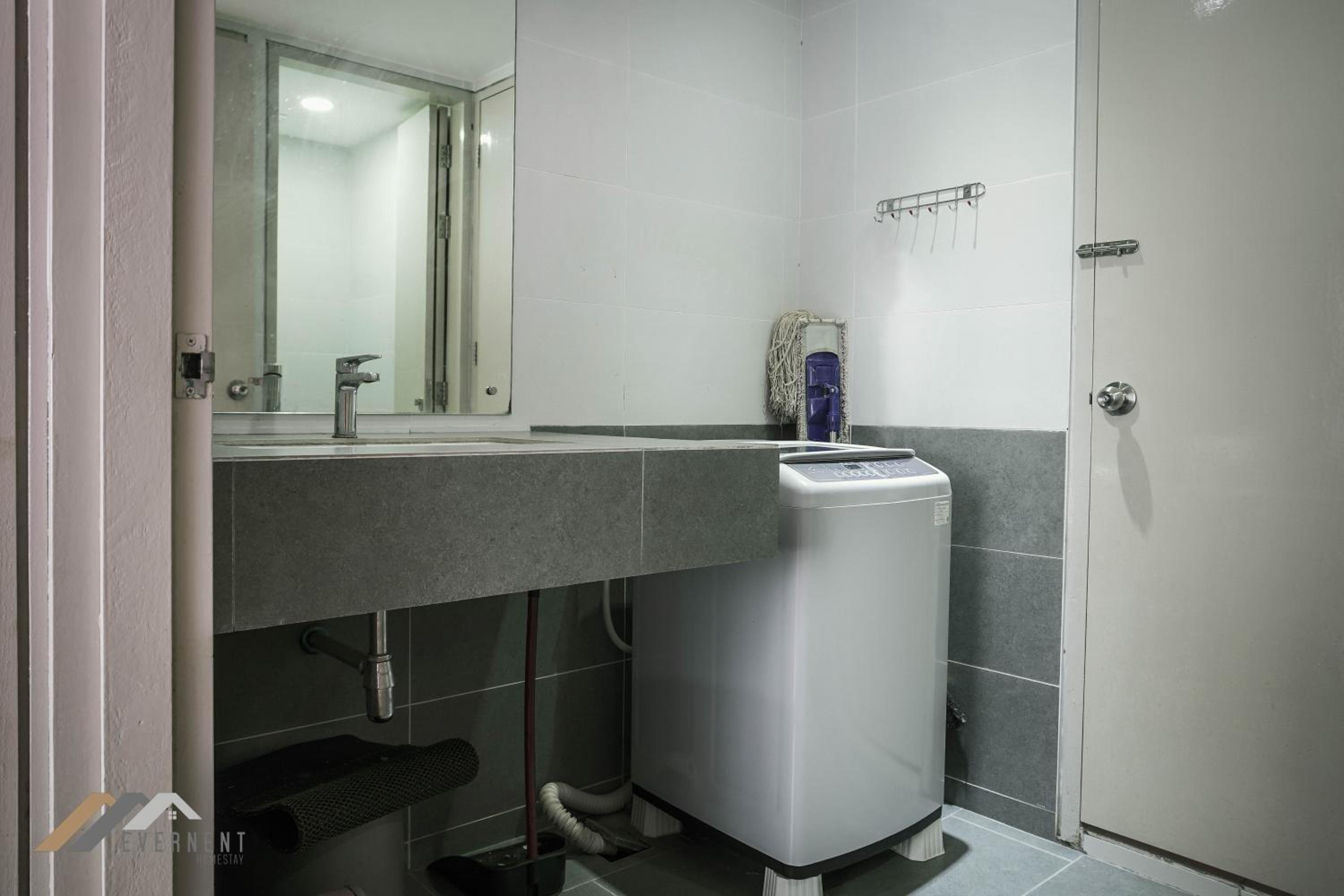 Studio Apartment - Photo 11
