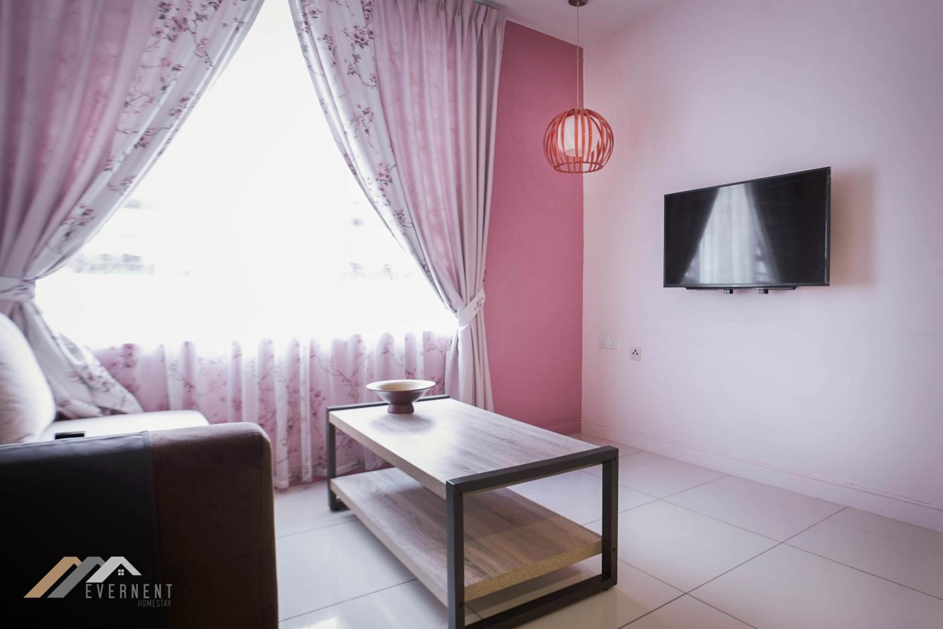 Studio Apartment - Photo 1