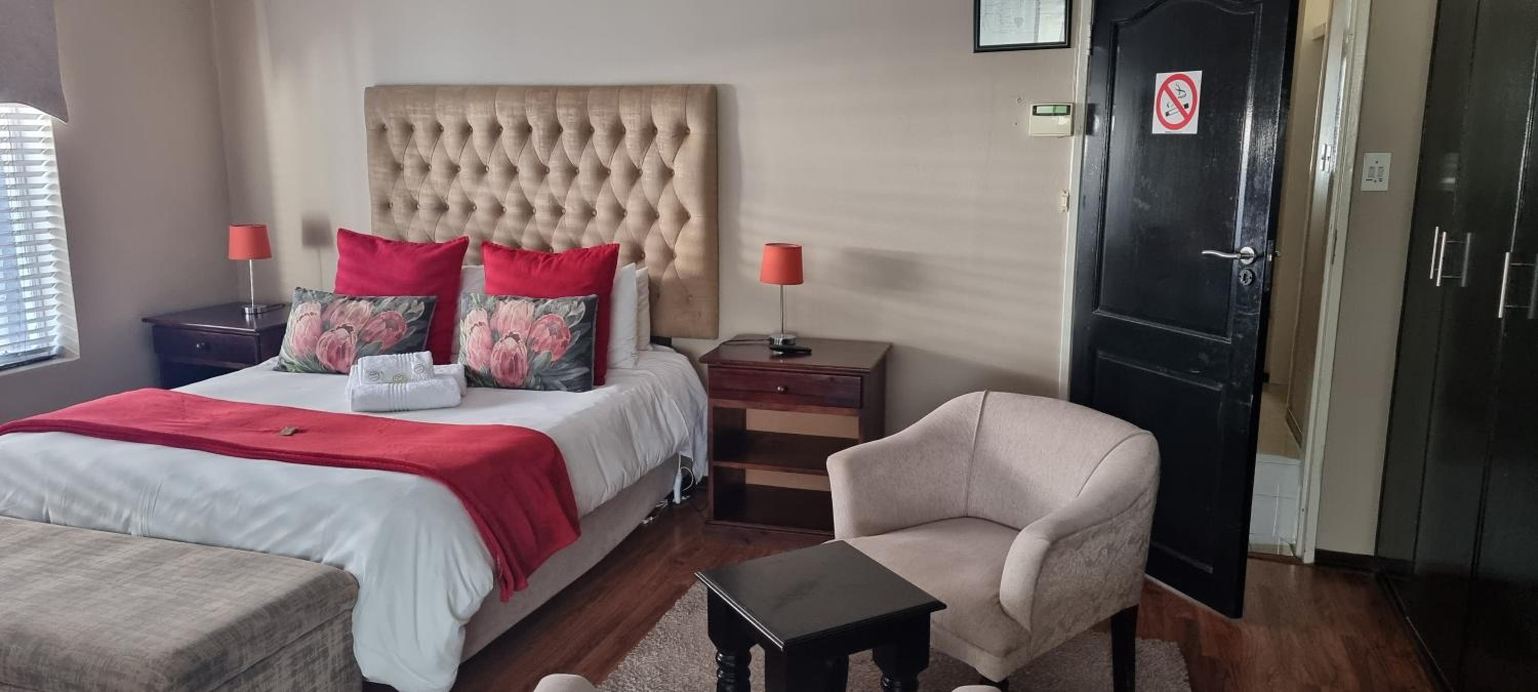 Deluxe Triple Room - Photo 9