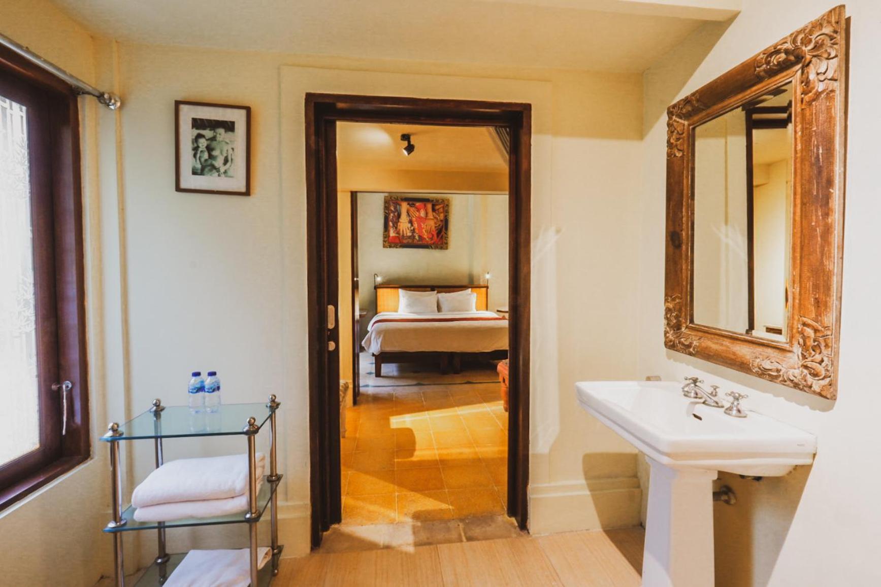 Two-Bedroom Cottage - Photo 8