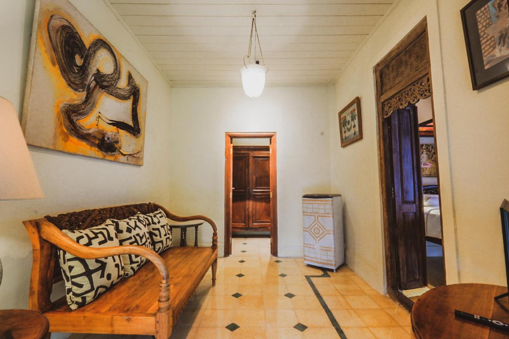 Two-Bedroom Cottage - Photo 9