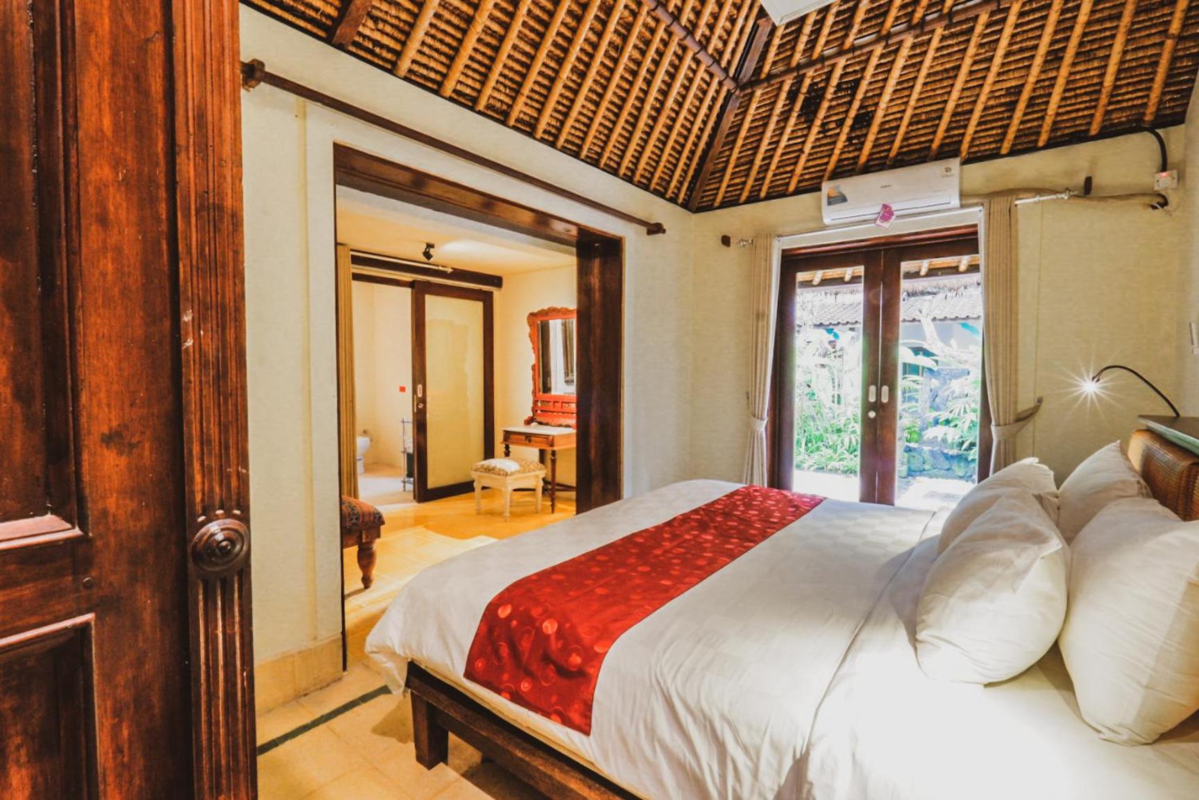 Two-Bedroom Cottage - Photo 3