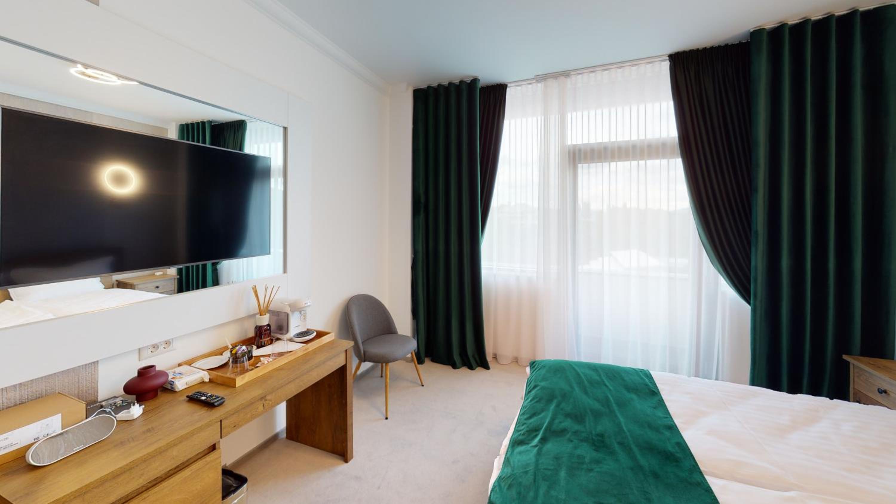 Double Room with Balcony - Photo 1