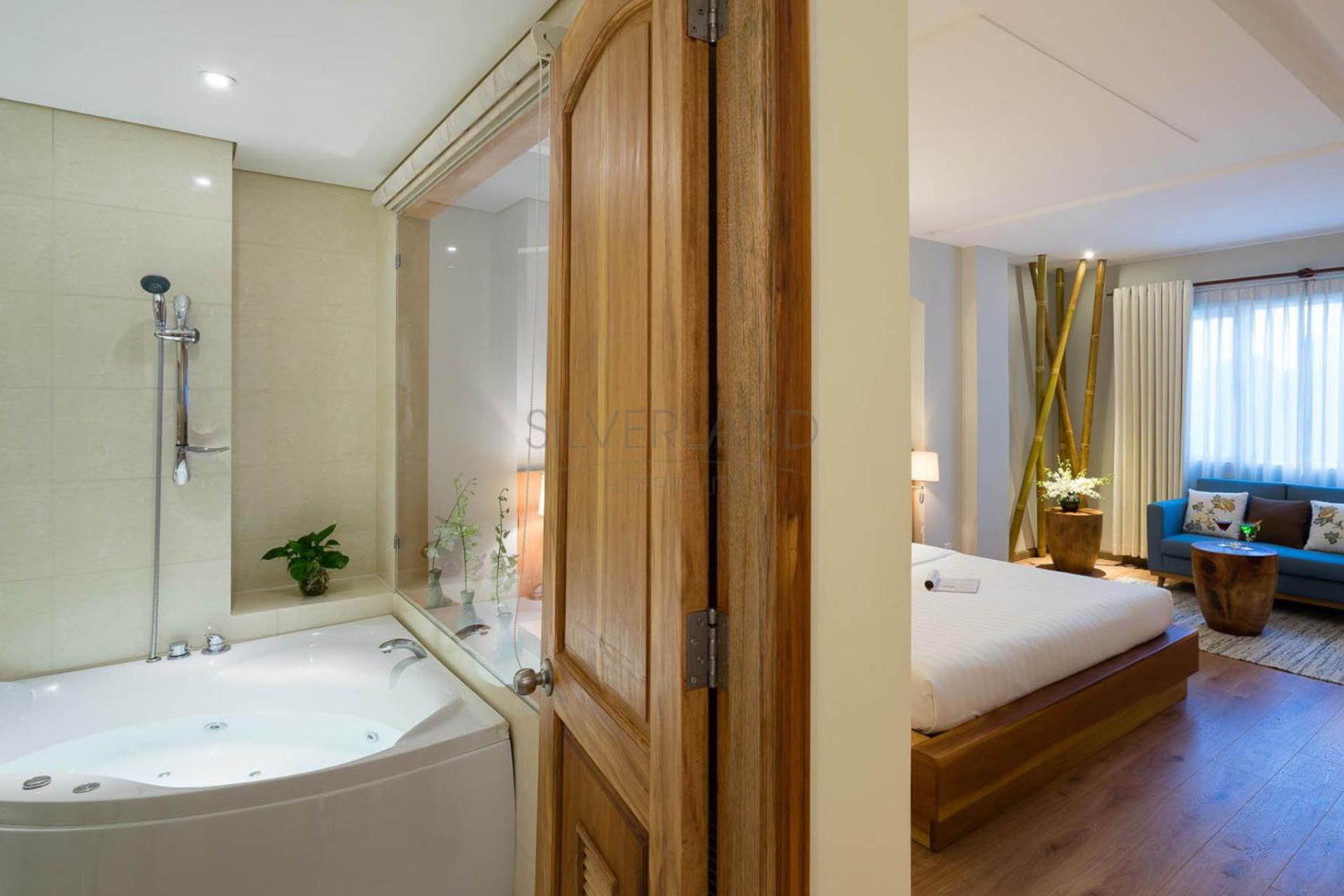 Suite King Bed with Afternoon tea photo 3