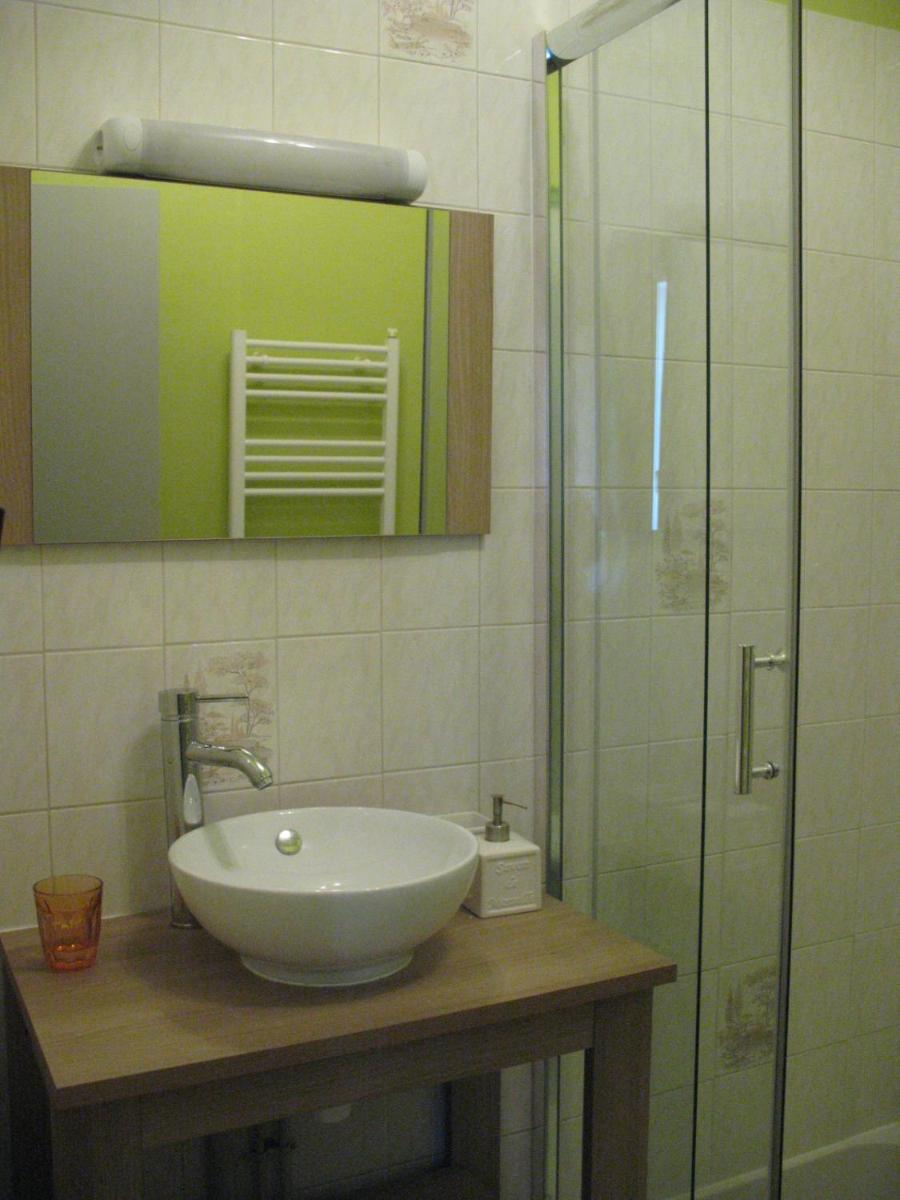 Large Double Room - Photo 14