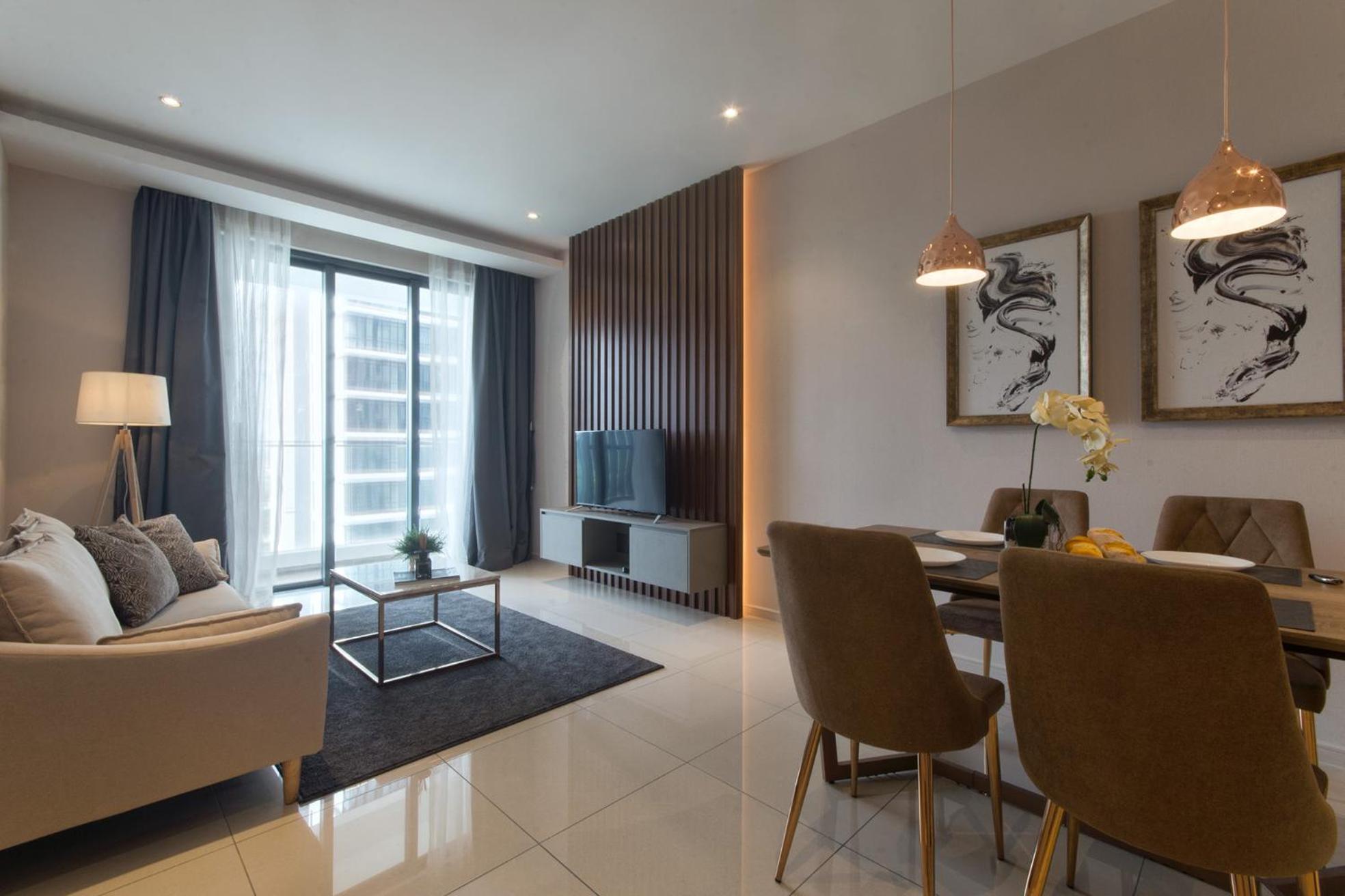 Apartment with Balcony - Photo 22