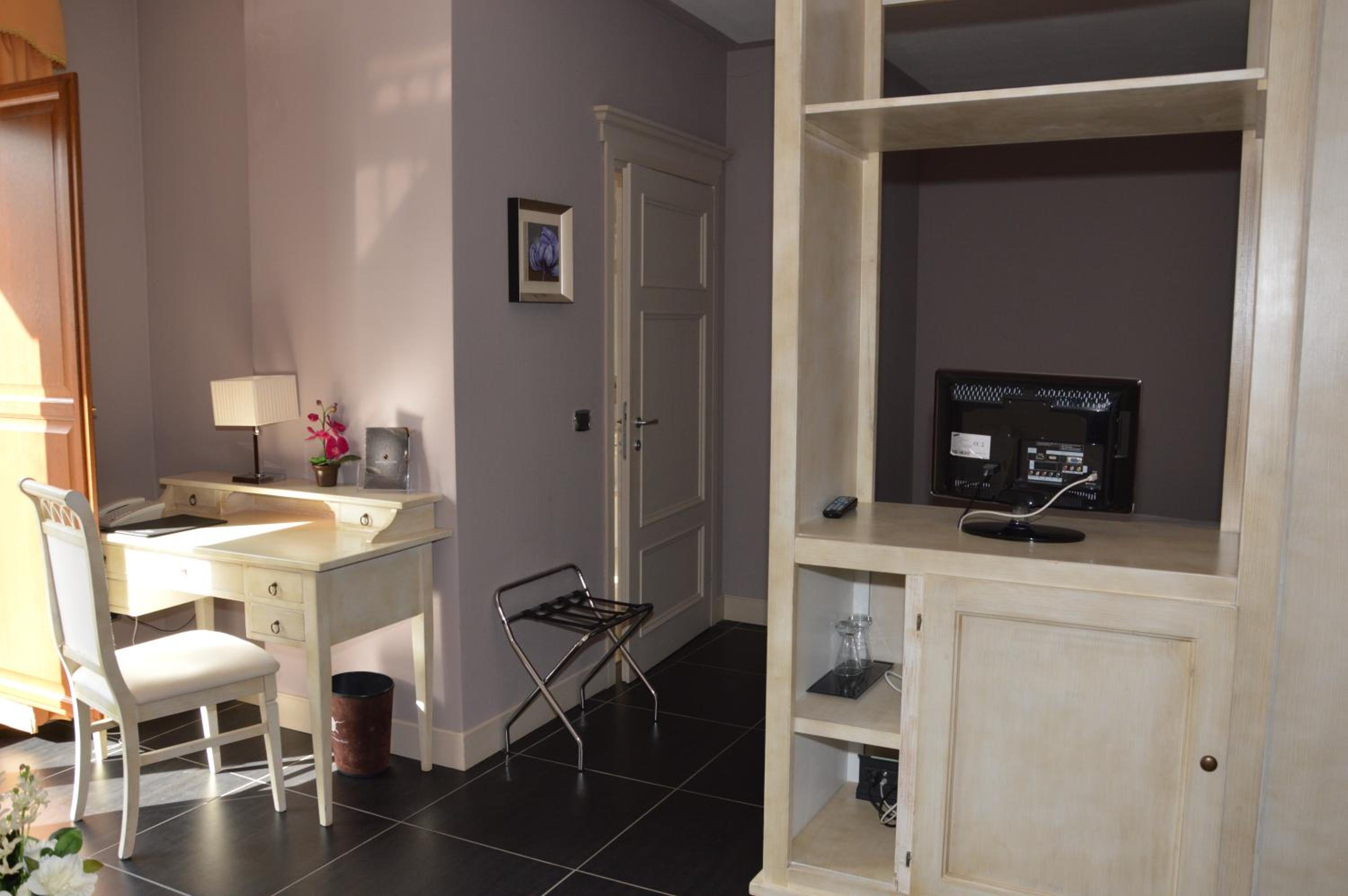 Junior Suite with Balcony photo 1